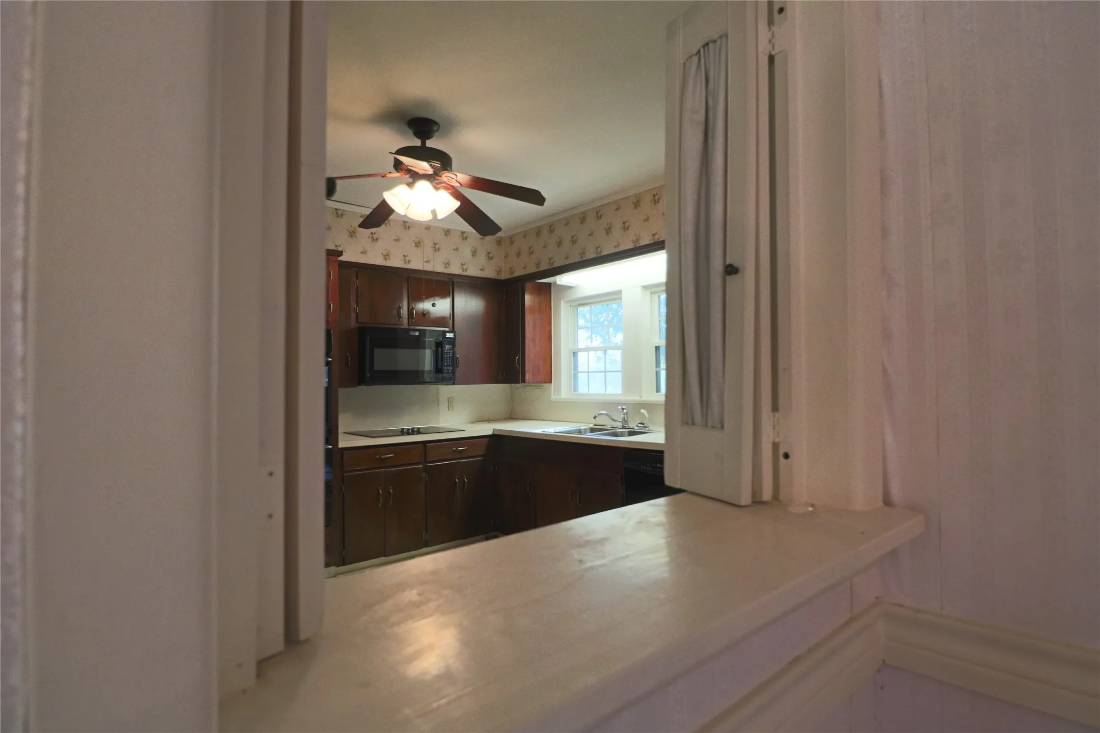 Single Family Residence For Sale in Freestone County , 1825 Fm 27 W, Wortham, Texas 76693, 3 Bedroom, 2 Bathroom, Garage spaces, 2,124 Sqft, built in 1939, mls#21106165, Real Estate Agent in Wortham, Homes For Sale in Freestone county, Homes For Sale in Wortham, Realtor in Wortham Texas, Real Estate Brokerage Independent Realty Texas, Luminita Cordes Realtor