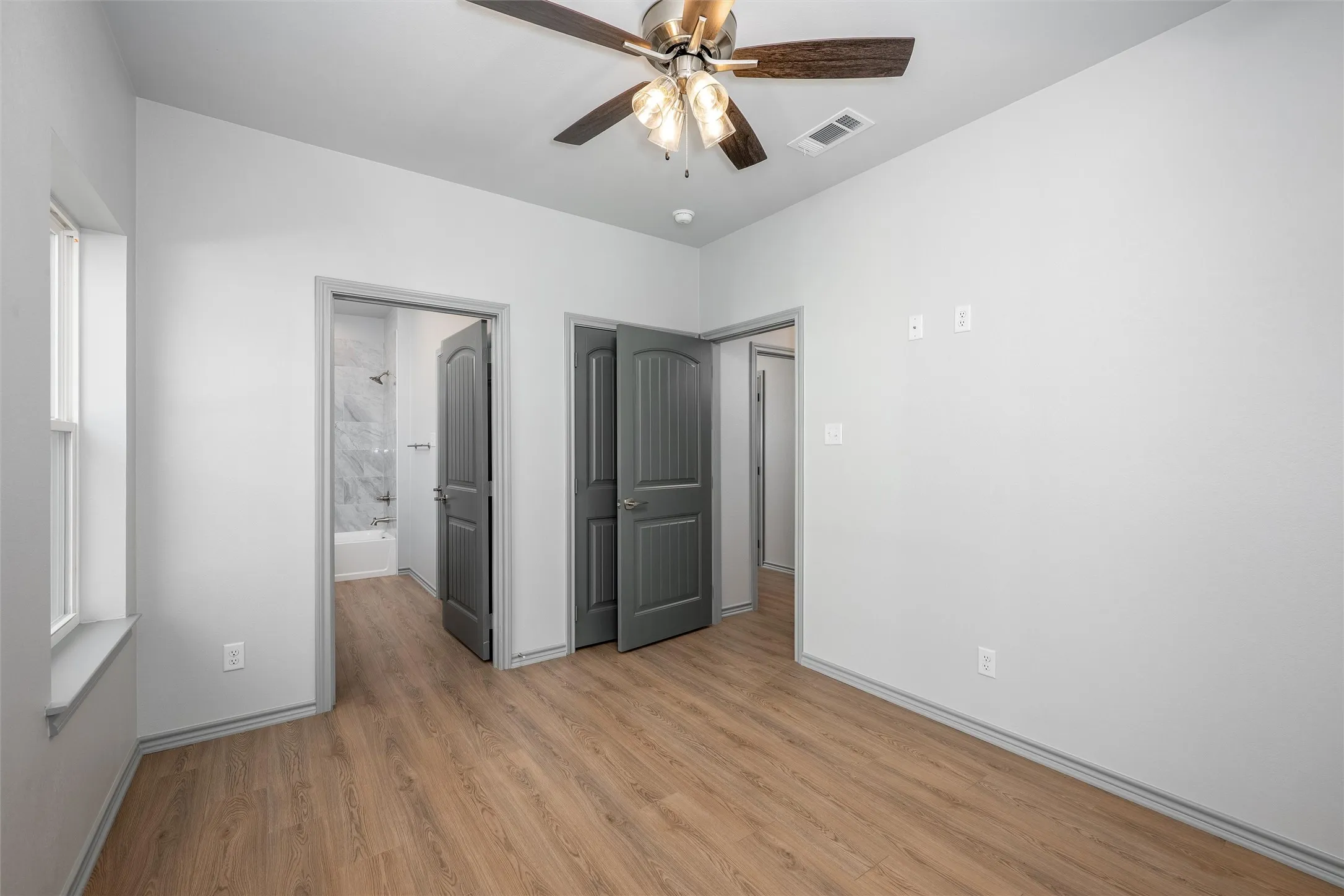 Single Family Residence For Sale in Henderson County , 213 Anchor Lane, Gun Barrel City, Texas 75156, 3 Bedroom, 3 Bathroom, 2 Garage spaces, 1,701 Sqft, built in 2025, New Construction - Complete, mls#21106228, Real Estate Agent in Gun Barrel City, Homes For Sale in Henderson county, Homes For Sale in Gun Barrel City, Realtor in Gun Barrel City Texas, Real Estate Brokerage Independent Realty Texas, Luminita Cordes Realtor