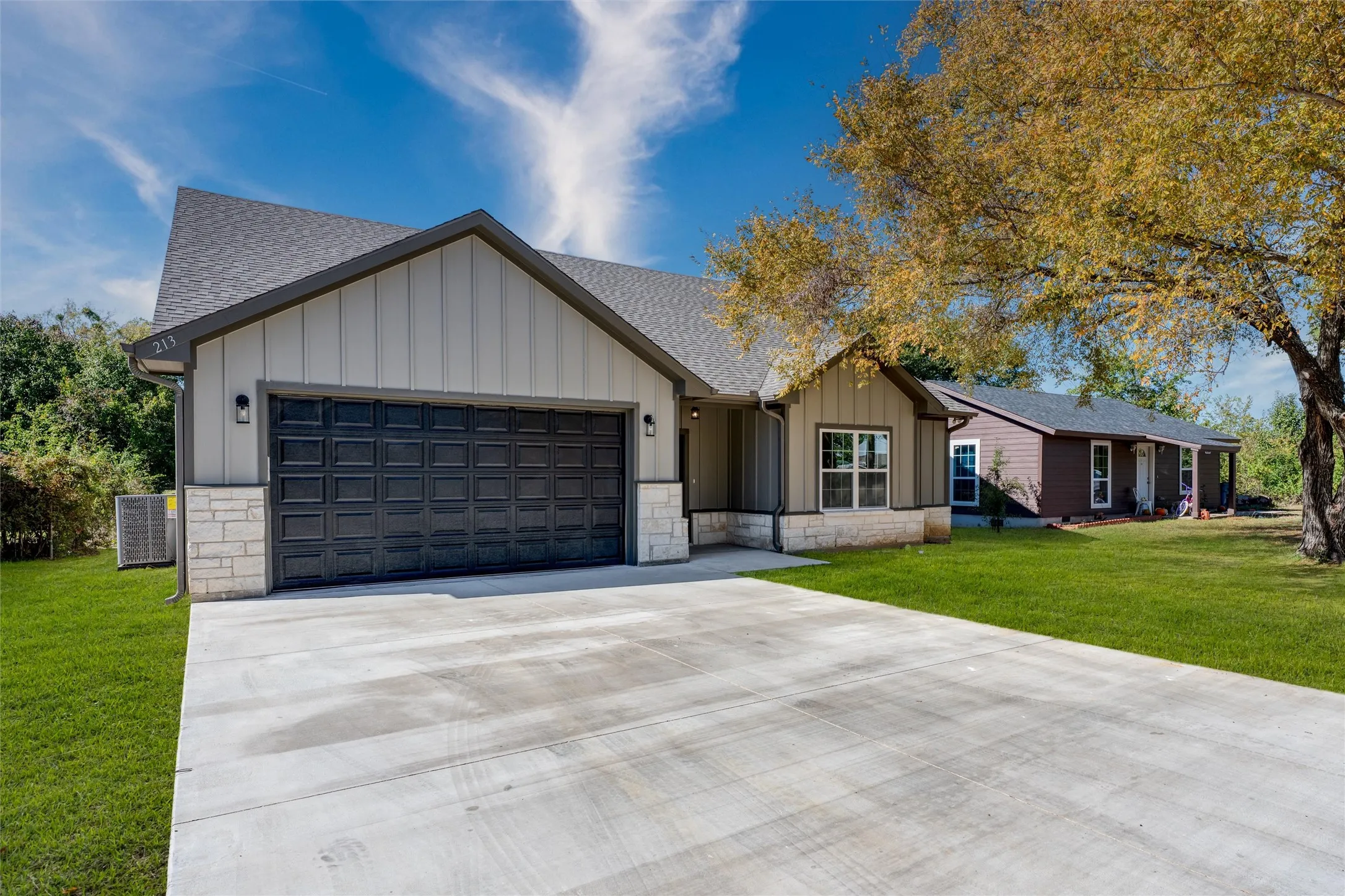 Single Family Residence For Sale in Henderson County , 213 Anchor Lane, Gun Barrel City, Texas 75156, 3 Bedroom, 3 Bathroom, 2 Garage spaces, 1,701 Sqft, built in 2025, New Construction - Complete, mls#21106228, Real Estate Agent in Gun Barrel City, Homes For Sale in Henderson county, Homes For Sale in Gun Barrel City, Realtor in Gun Barrel City Texas, Real Estate Brokerage Independent Realty Texas, Luminita Cordes Realtor