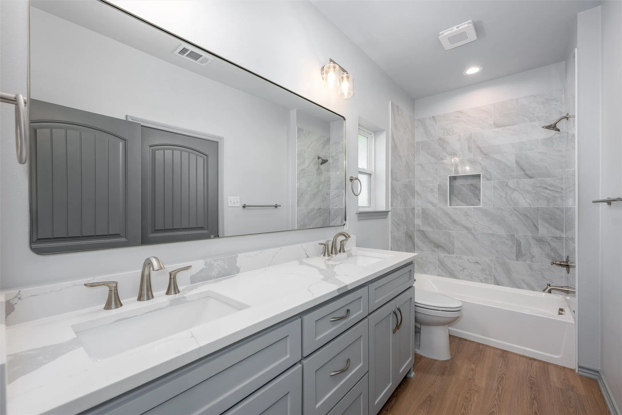 Single Family Residence For Sale in Henderson County , 213 Anchor Lane, Gun Barrel City, Texas 75156, 3 Bedroom, 3 Bathroom, 2 Garage spaces, 1,701 Sqft, built in 2025, New Construction - Complete, mls#21106228, Real Estate Agent in Gun Barrel City, Homes For Sale in Henderson county, Homes For Sale in Gun Barrel City, Realtor in Gun Barrel City Texas, Real Estate Brokerage Independent Realty Texas, Luminita Cordes Realtor