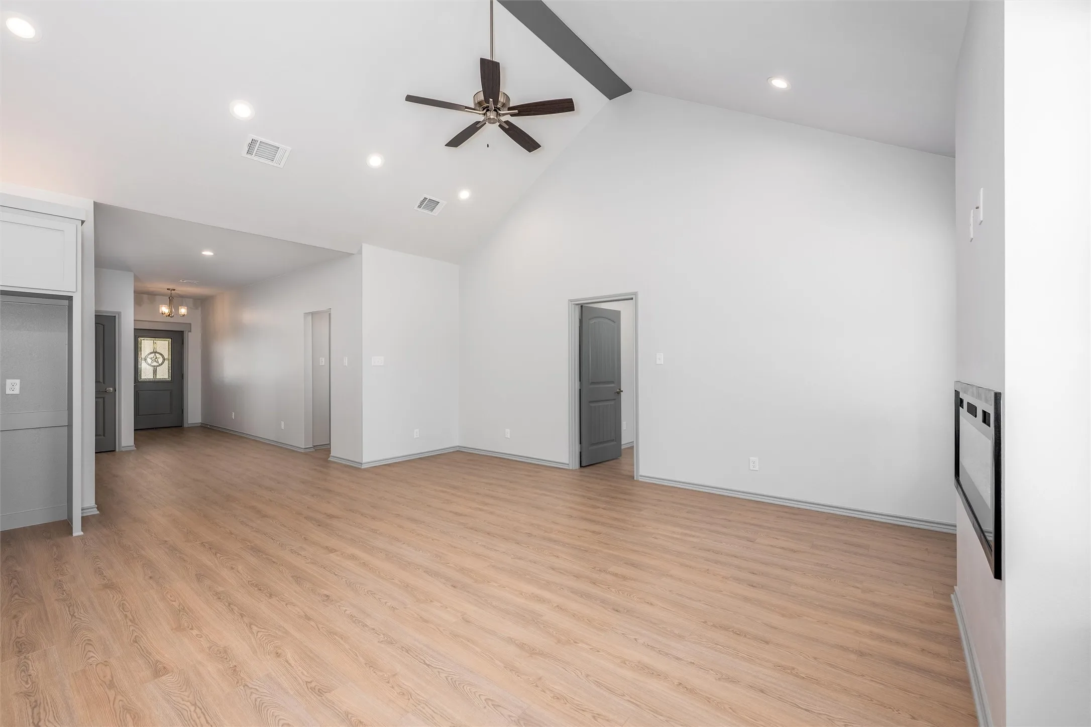 Single Family Residence For Sale in Henderson County , 213 Anchor Lane, Gun Barrel City, Texas 75156, 3 Bedroom, 3 Bathroom, 2 Garage spaces, 1,701 Sqft, built in 2025, New Construction - Complete, mls#21106228, Real Estate Agent in Gun Barrel City, Homes For Sale in Henderson county, Homes For Sale in Gun Barrel City, Realtor in Gun Barrel City Texas, Real Estate Brokerage Independent Realty Texas, Luminita Cordes Realtor