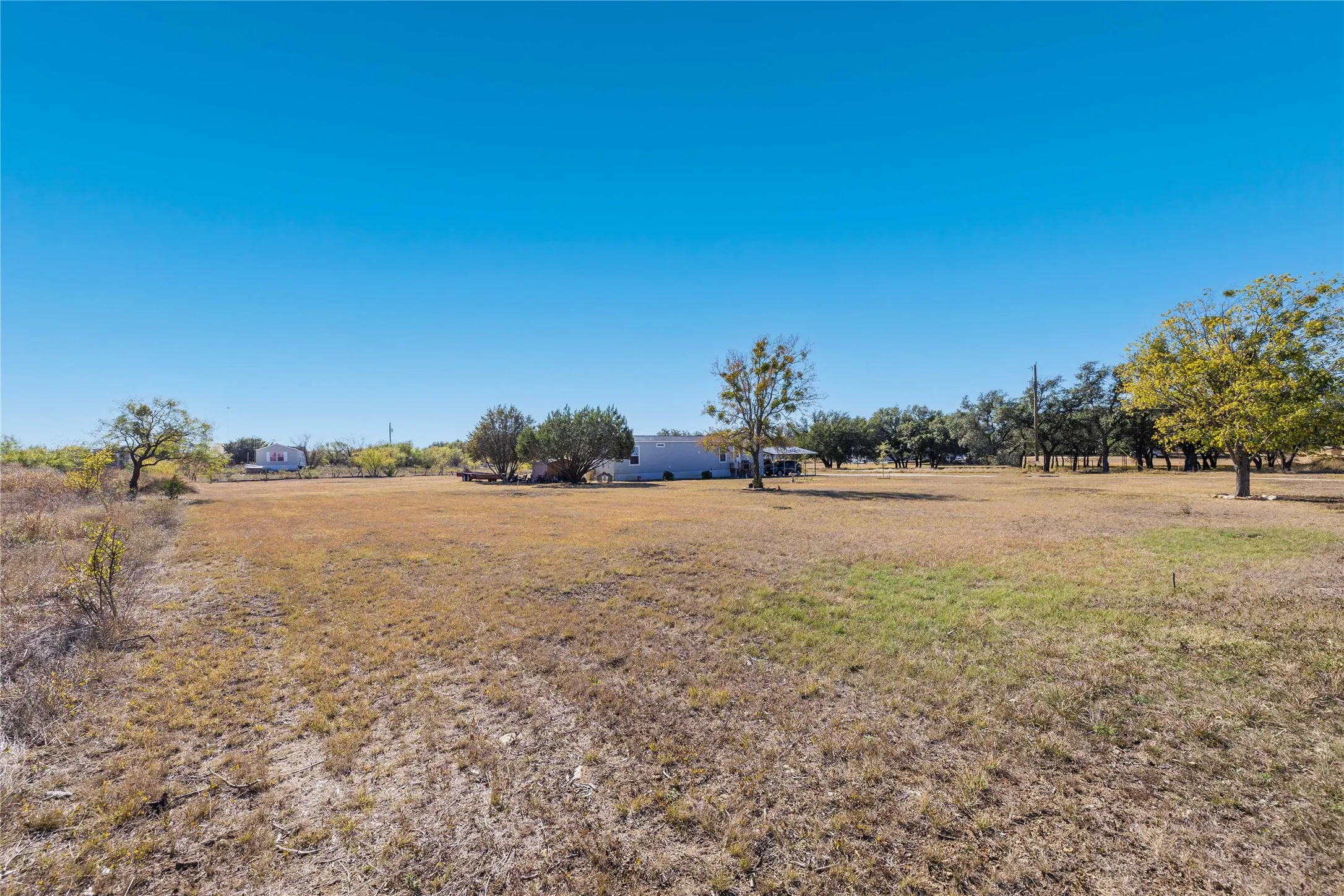 Manufactured Home For Sale in Brown County , 6935 County Road 467, Brownwood, Texas 76801, 2 Bedroom, 1 Bathroom, Garage spaces, 784 Sqft, built in 2024, Preowned, mls#21103441, Real Estate Agent in Brownwood, Homes For Sale in Brown county, Homes For Sale in Brownwood, Realtor in Brownwood Texas, Real Estate Brokerage Independent Realty Texas, Luminita Cordes Realtor