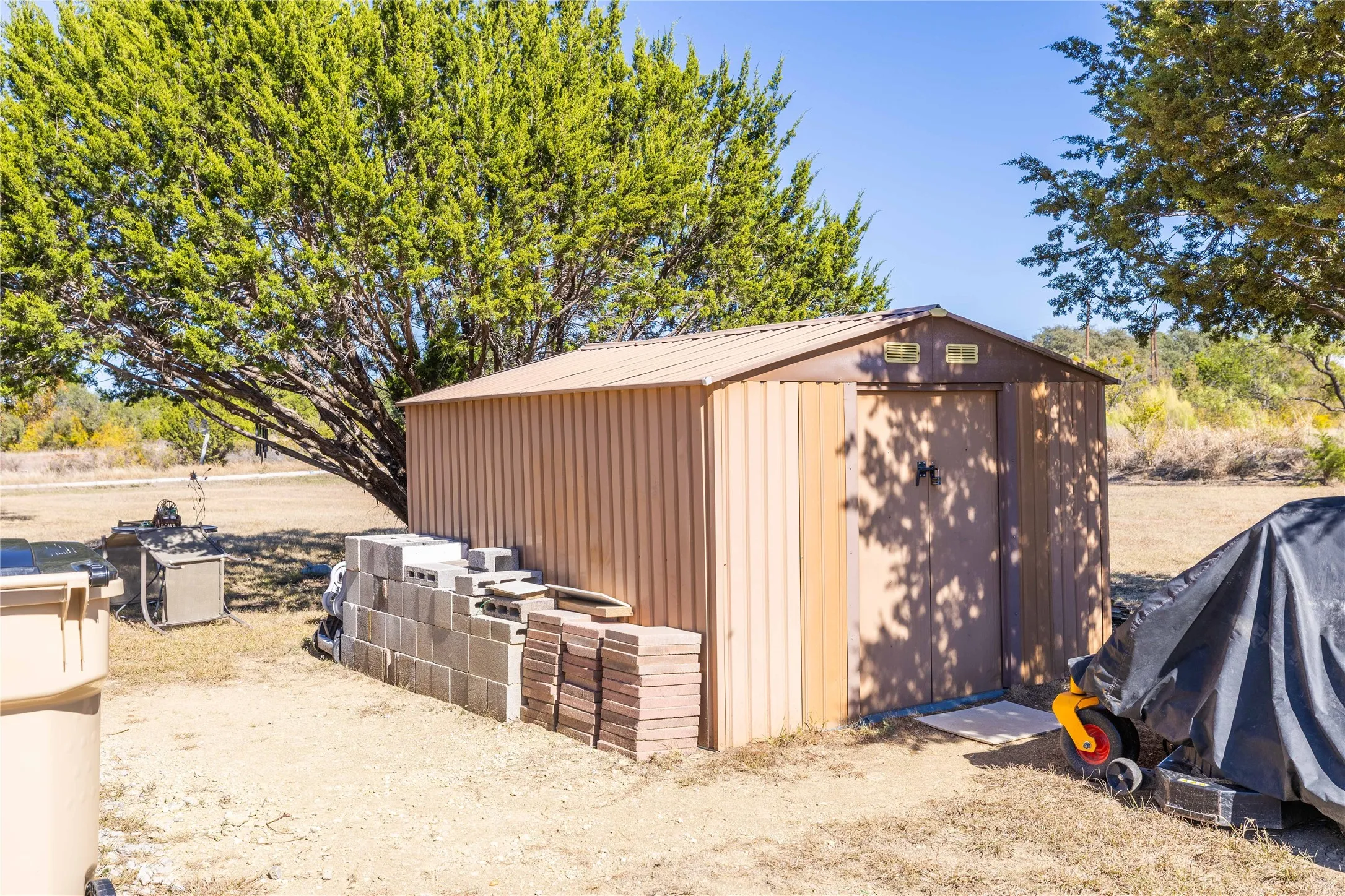 Manufactured Home For Sale in Brown County , 6935 County Road 467, Brownwood, Texas 76801, 2 Bedroom, 1 Bathroom, Garage spaces, 784 Sqft, built in 2024, Preowned, mls#21103441, Real Estate Agent in Brownwood, Homes For Sale in Brown county, Homes For Sale in Brownwood, Realtor in Brownwood Texas, Real Estate Brokerage Independent Realty Texas, Luminita Cordes Realtor