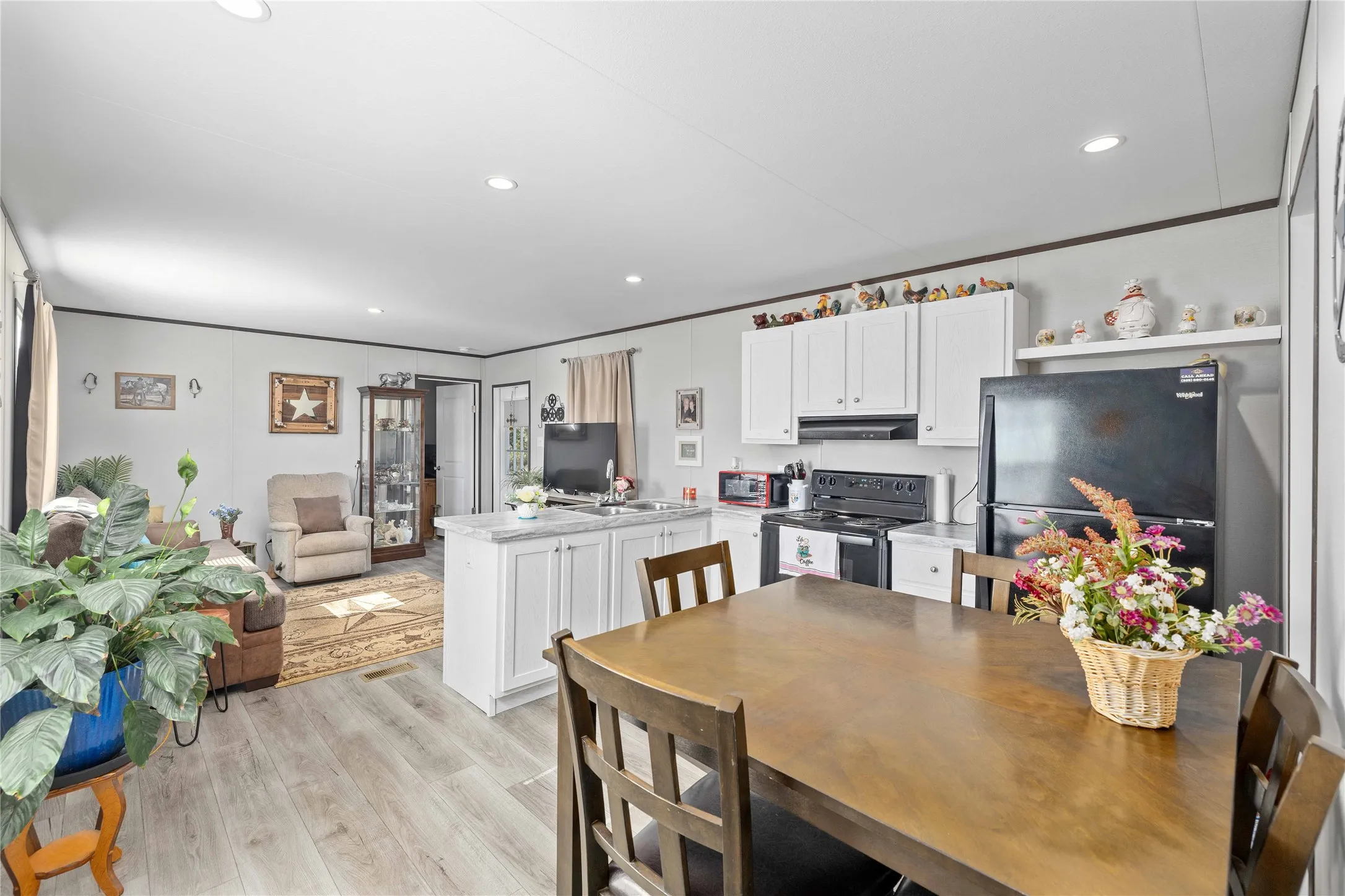 Manufactured Home For Sale in Brown County , 6935 County Road 467, Brownwood, Texas 76801, 2 Bedroom, 1 Bathroom, Garage spaces, 784 Sqft, built in 2024, Preowned, mls#21103441, Real Estate Agent in Brownwood, Homes For Sale in Brown county, Homes For Sale in Brownwood, Realtor in Brownwood Texas, Real Estate Brokerage Independent Realty Texas, Luminita Cordes Realtor