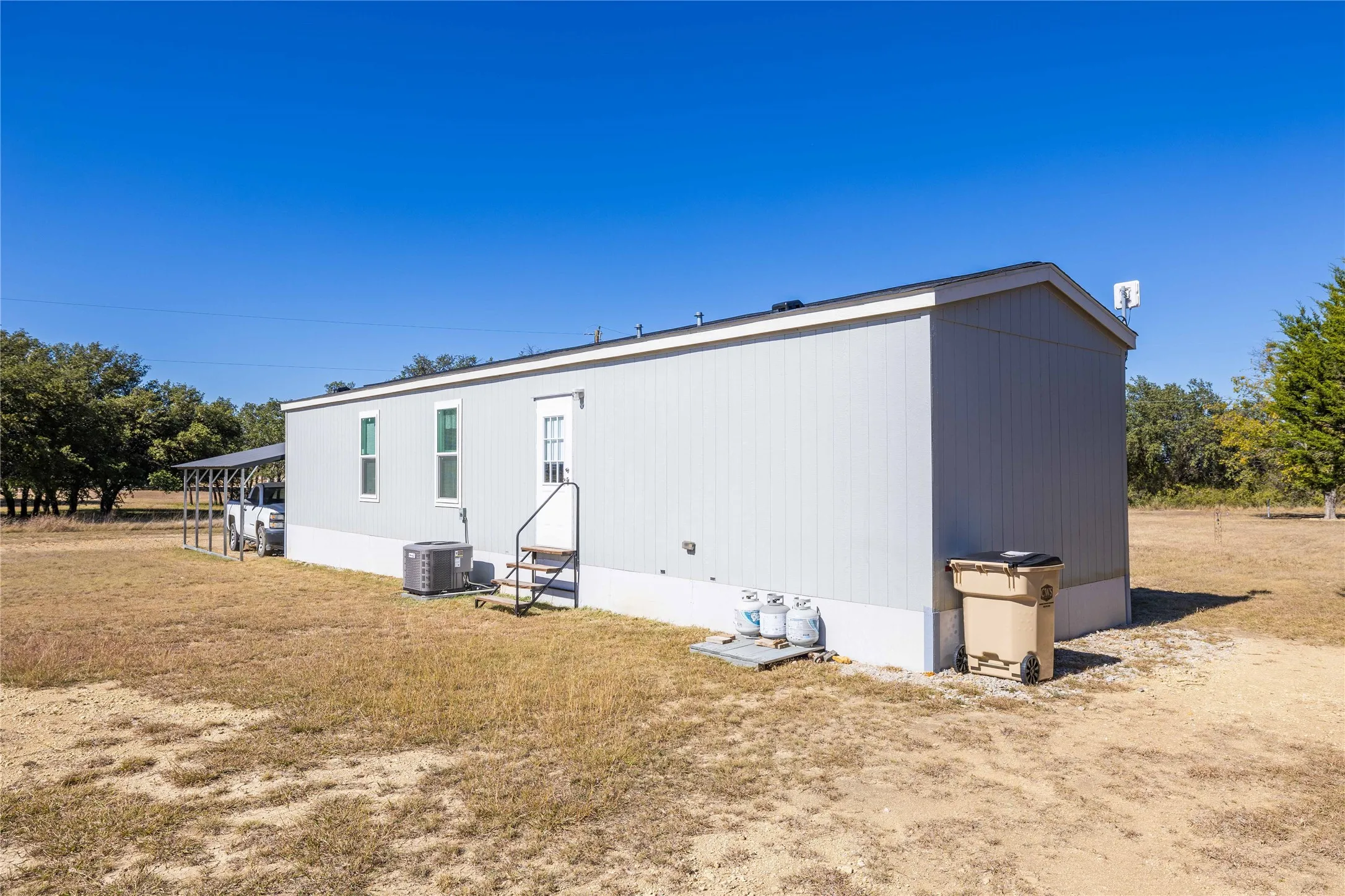 Manufactured Home For Sale in Brown County , 6935 County Road 467, Brownwood, Texas 76801, 2 Bedroom, 1 Bathroom, Garage spaces, 784 Sqft, built in 2024, Preowned, mls#21103441, Real Estate Agent in Brownwood, Homes For Sale in Brown county, Homes For Sale in Brownwood, Realtor in Brownwood Texas, Real Estate Brokerage Independent Realty Texas, Luminita Cordes Realtor