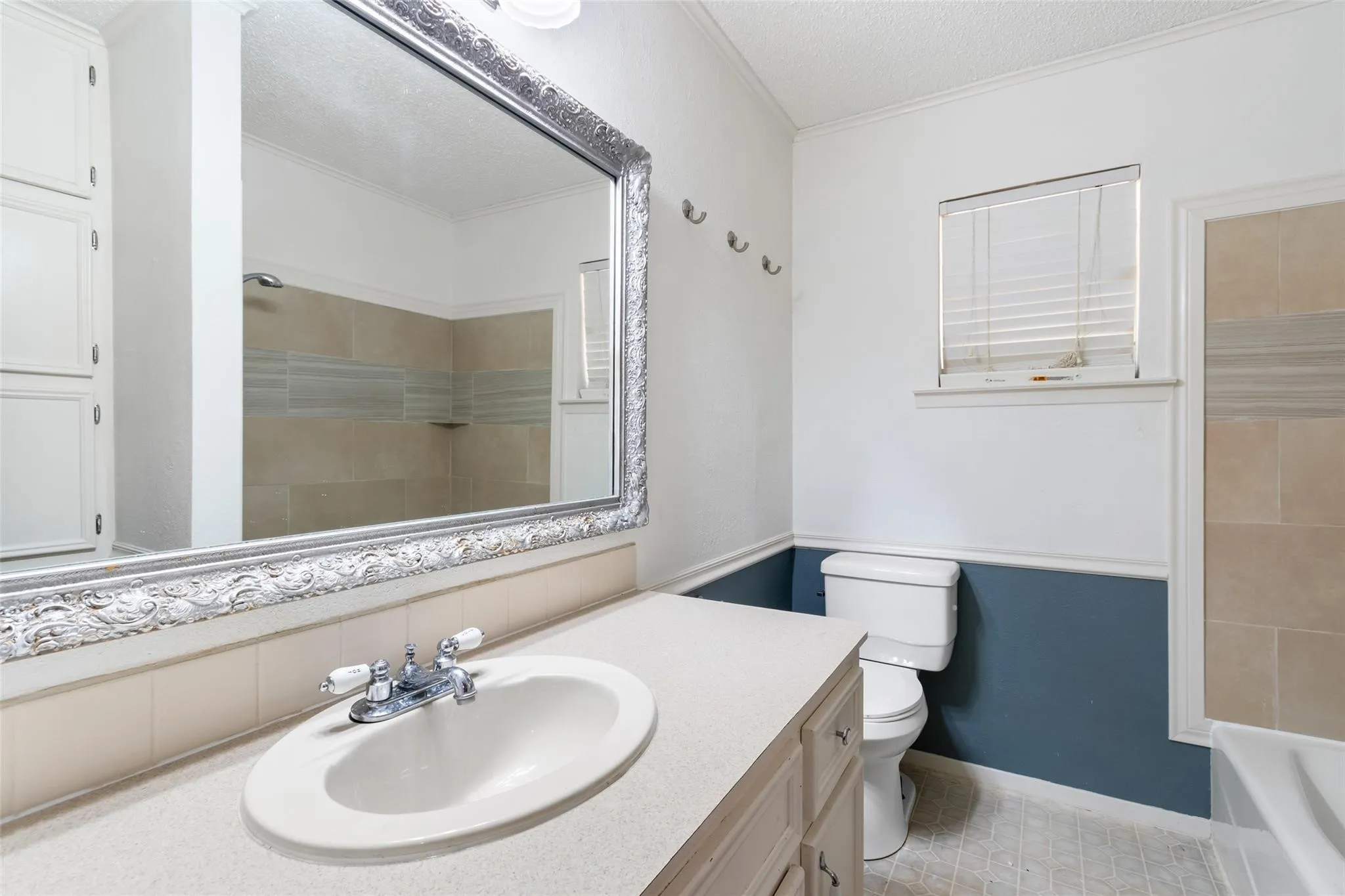 Single Family Residence For Sale in Freestone County , 406 Chumney Drive, Teague, Texas 75860, 3 Bedroom, 2 Bathroom, Garage spaces, 2,100 Sqft, built in 1975, Preowned, mls#21102784, Real Estate Agent in Teague, Homes For Sale in Freestone county, Homes For Sale in Teague, Realtor in Teague Texas, Real Estate Brokerage Independent Realty Texas, Luminita Cordes Realtor