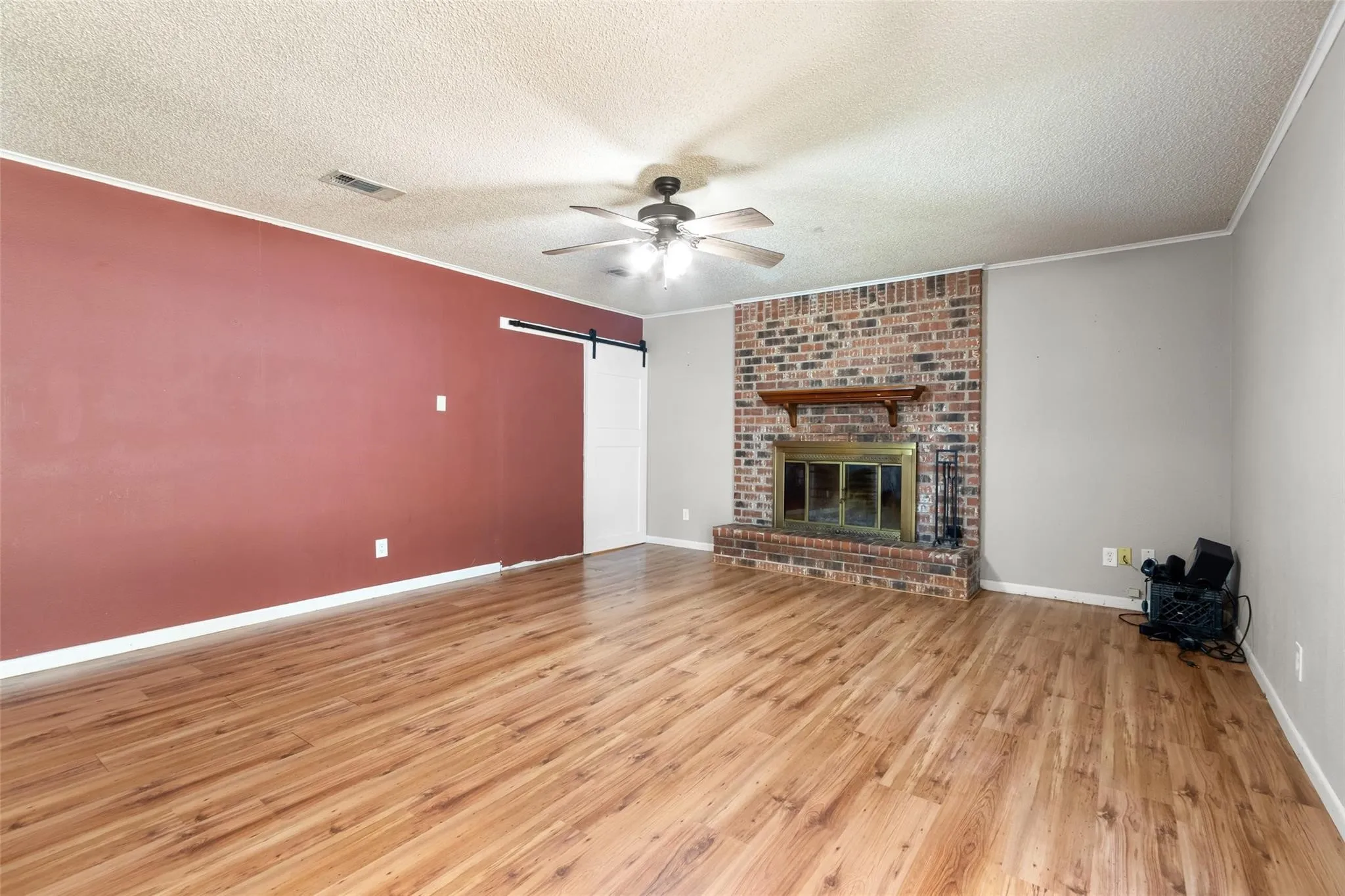 Single Family Residence For Sale in Freestone County , 406 Chumney Drive, Teague, Texas 75860, 3 Bedroom, 2 Bathroom, Garage spaces, 2,100 Sqft, built in 1975, Preowned, mls#21102784, Real Estate Agent in Teague, Homes For Sale in Freestone county, Homes For Sale in Teague, Realtor in Teague Texas, Real Estate Brokerage Independent Realty Texas, Luminita Cordes Realtor
