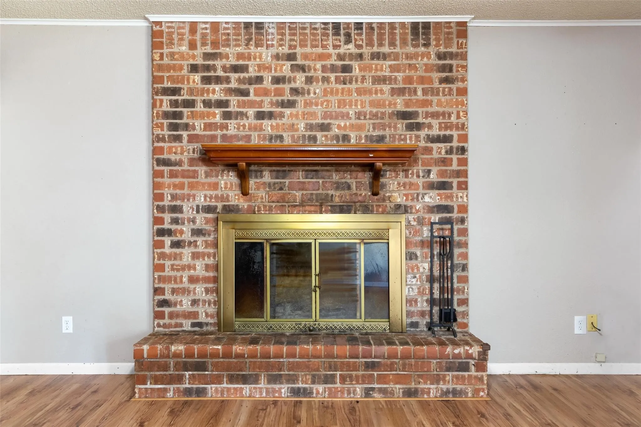 Single Family Residence For Sale in Freestone County , 406 Chumney Drive, Teague, Texas 75860, 3 Bedroom, 2 Bathroom, Garage spaces, 2,100 Sqft, built in 1975, Preowned, mls#21102784, Real Estate Agent in Teague, Homes For Sale in Freestone county, Homes For Sale in Teague, Realtor in Teague Texas, Real Estate Brokerage Independent Realty Texas, Luminita Cordes Realtor