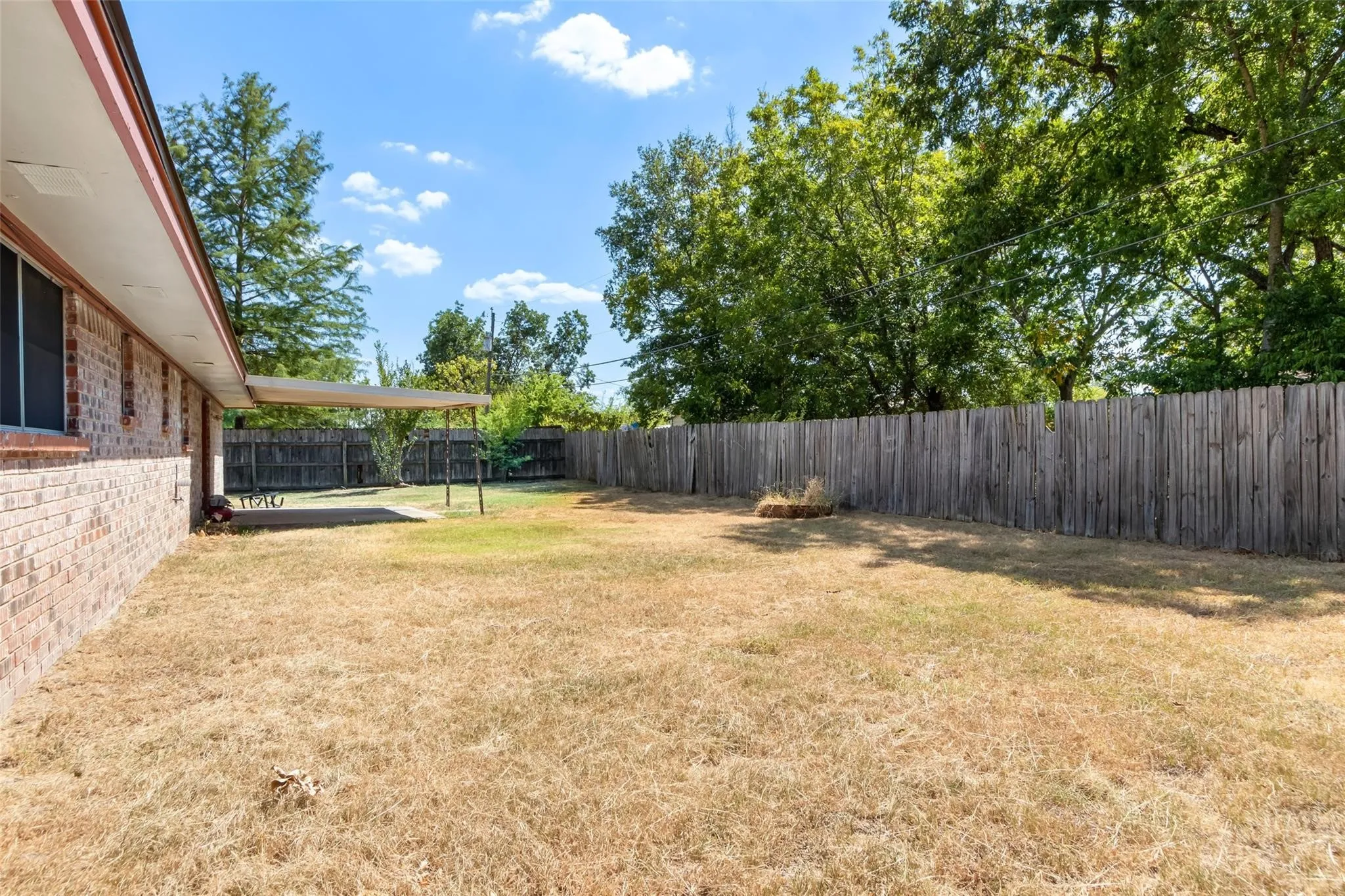 Single Family Residence For Sale in Freestone County , 406 Chumney Drive, Teague, Texas 75860, 3 Bedroom, 2 Bathroom, Garage spaces, 2,100 Sqft, built in 1975, Preowned, mls#21102784, Real Estate Agent in Teague, Homes For Sale in Freestone county, Homes For Sale in Teague, Realtor in Teague Texas, Real Estate Brokerage Independent Realty Texas, Luminita Cordes Realtor