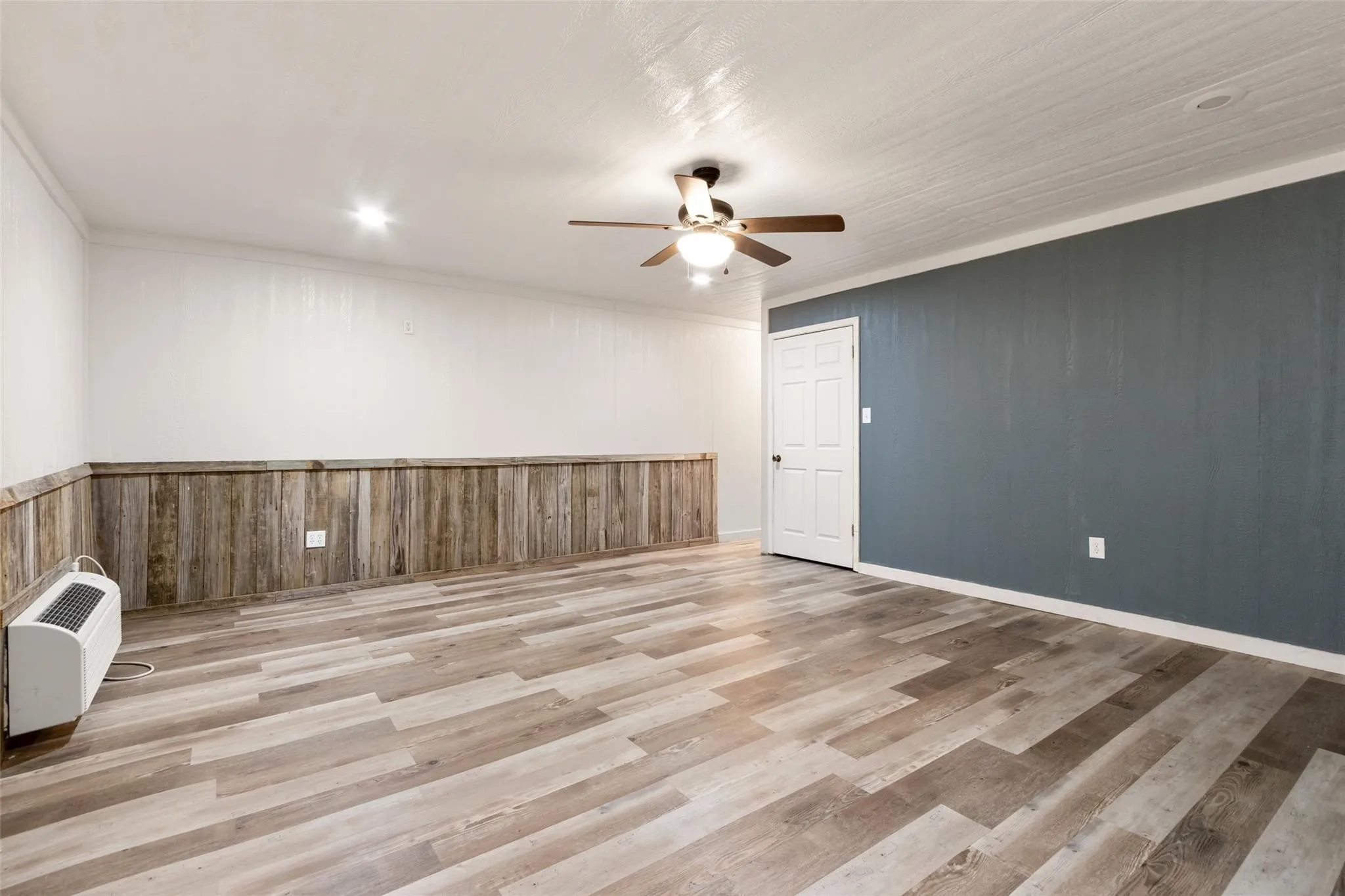 Single Family Residence For Sale in Freestone County , 406 Chumney Drive, Teague, Texas 75860, 3 Bedroom, 2 Bathroom, Garage spaces, 2,100 Sqft, built in 1975, Preowned, mls#21102784, Real Estate Agent in Teague, Homes For Sale in Freestone county, Homes For Sale in Teague, Realtor in Teague Texas, Real Estate Brokerage Independent Realty Texas, Luminita Cordes Realtor