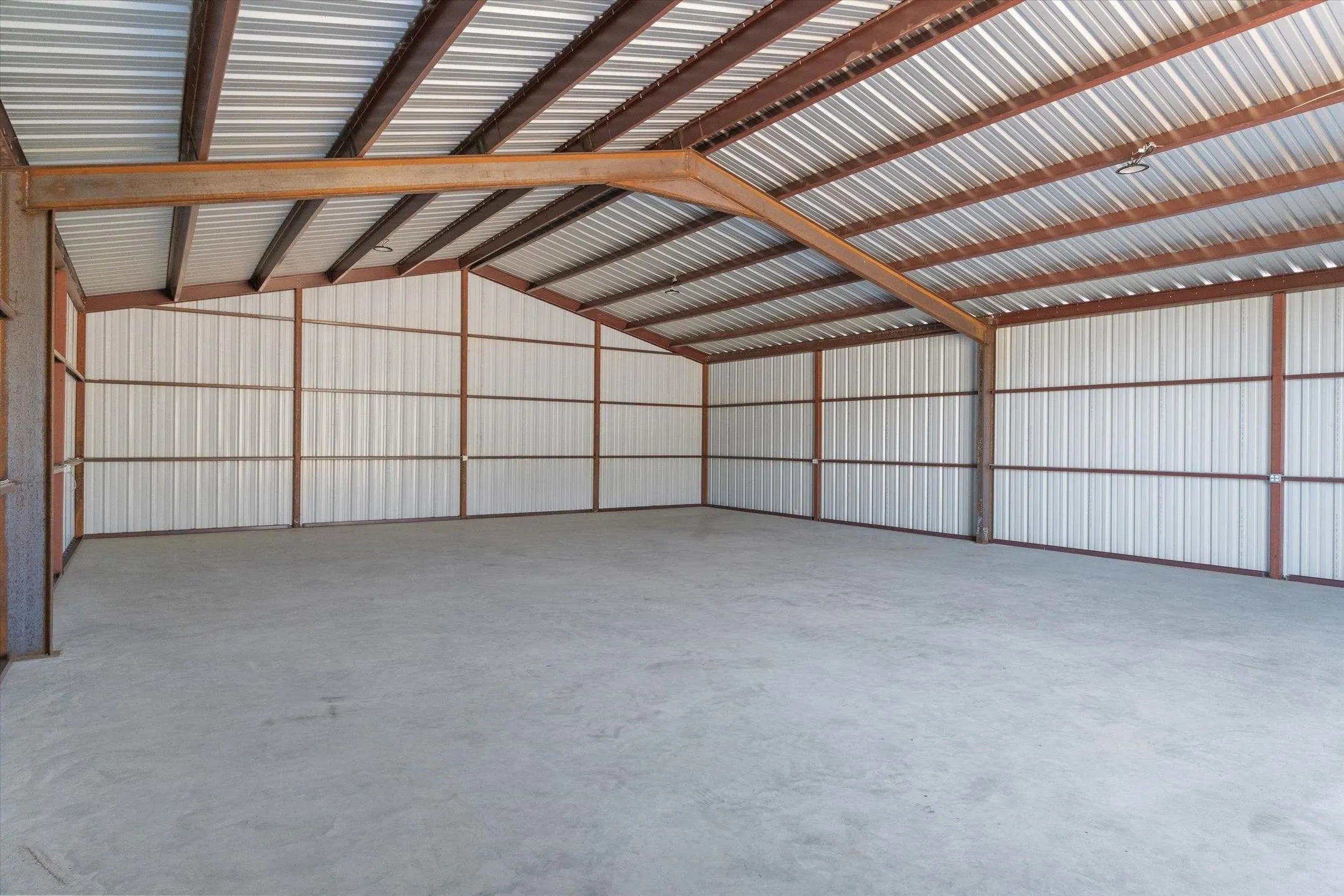 Retail For Sale in Wood County , 806 County Road 2918, Mineola, Texas 75410, 0, 0, Garage spaces, 0 Sqft, built in 2025, mls#21095593, Real Estate Agent in Mineola, Homes For Sale in Wood county, Homes For Sale in Mineola, Realtor in Mineola Texas, Real Estate Brokerage Independent Realty Texas, Luminita Cordes Realtor