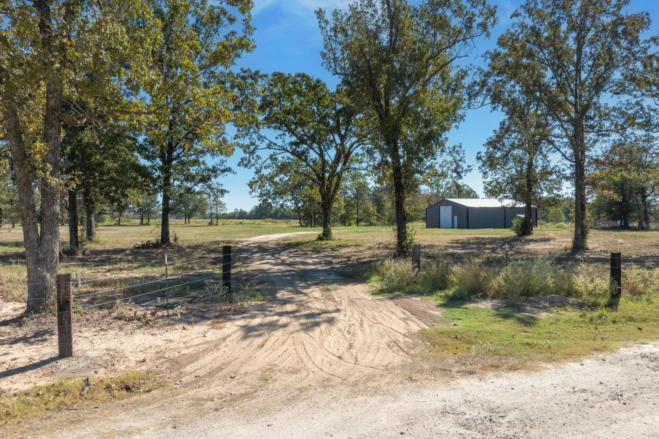 Retail For Sale in Wood County , 806 County Road 2918, Mineola, Texas 75410, 0, 0, Garage spaces, 0 Sqft, built in 2025, mls#21095593, Real Estate Agent in Mineola, Homes For Sale in Wood county, Homes For Sale in Mineola, Realtor in Mineola Texas, Real Estate Brokerage Independent Realty Texas, Luminita Cordes Realtor