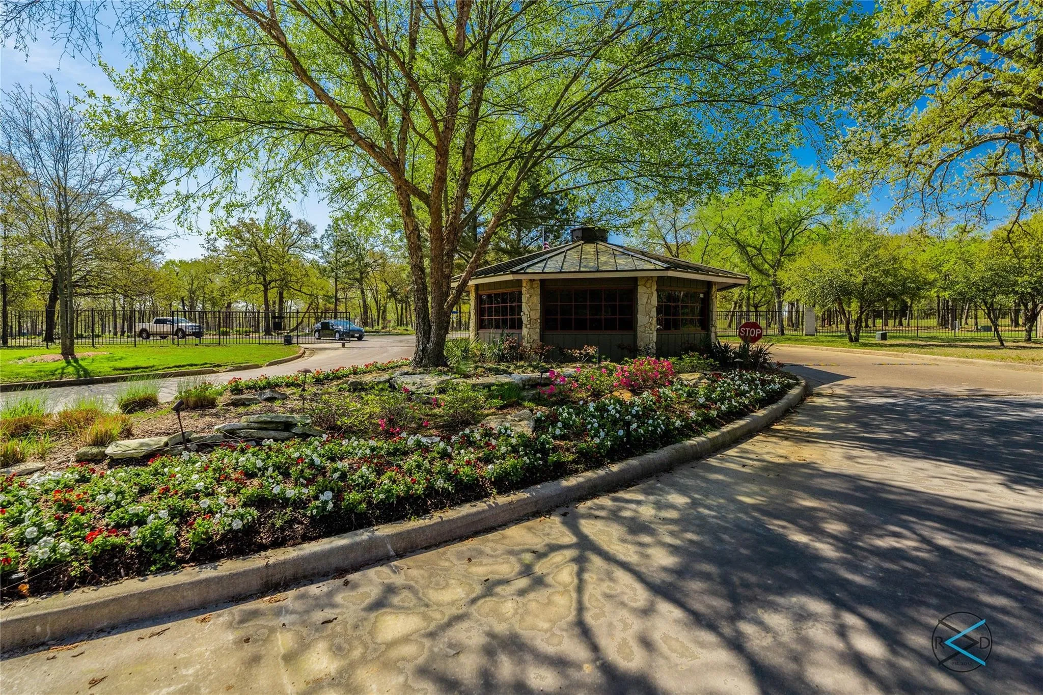 Pinnacle Club Guard House