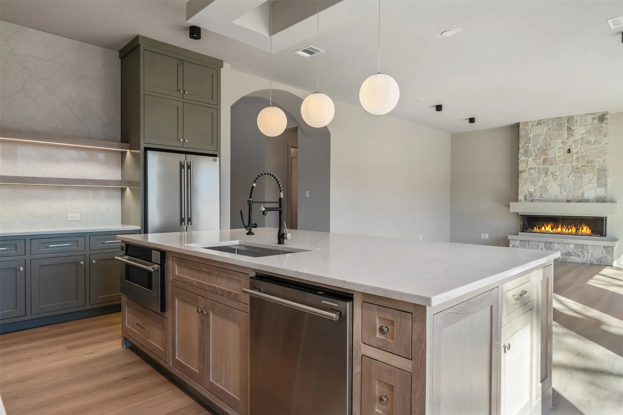 Single Family Residence For Sale in Henderson County , 116 Pinnacle Club Drive, Mabank, Texas 75156, 3 Bedroom, 3 Bathroom, 2 Garage spaces, 2,600 Sqft, built in 2025, New Construction - Incomplete, mls#21106278, Real Estate Agent in Mabank, Homes For Sale in Henderson county, Homes For Sale in Mabank, Realtor in Mabank Texas, Real Estate Brokerage Independent Realty Texas, Luminita Cordes Realtor
