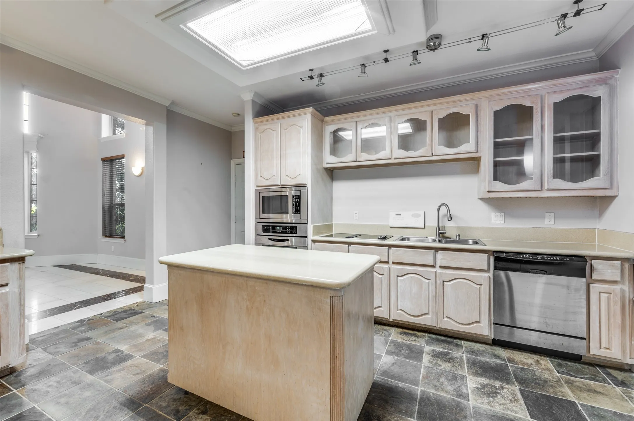 Such a large kitchen with wonderful prep area on the island.