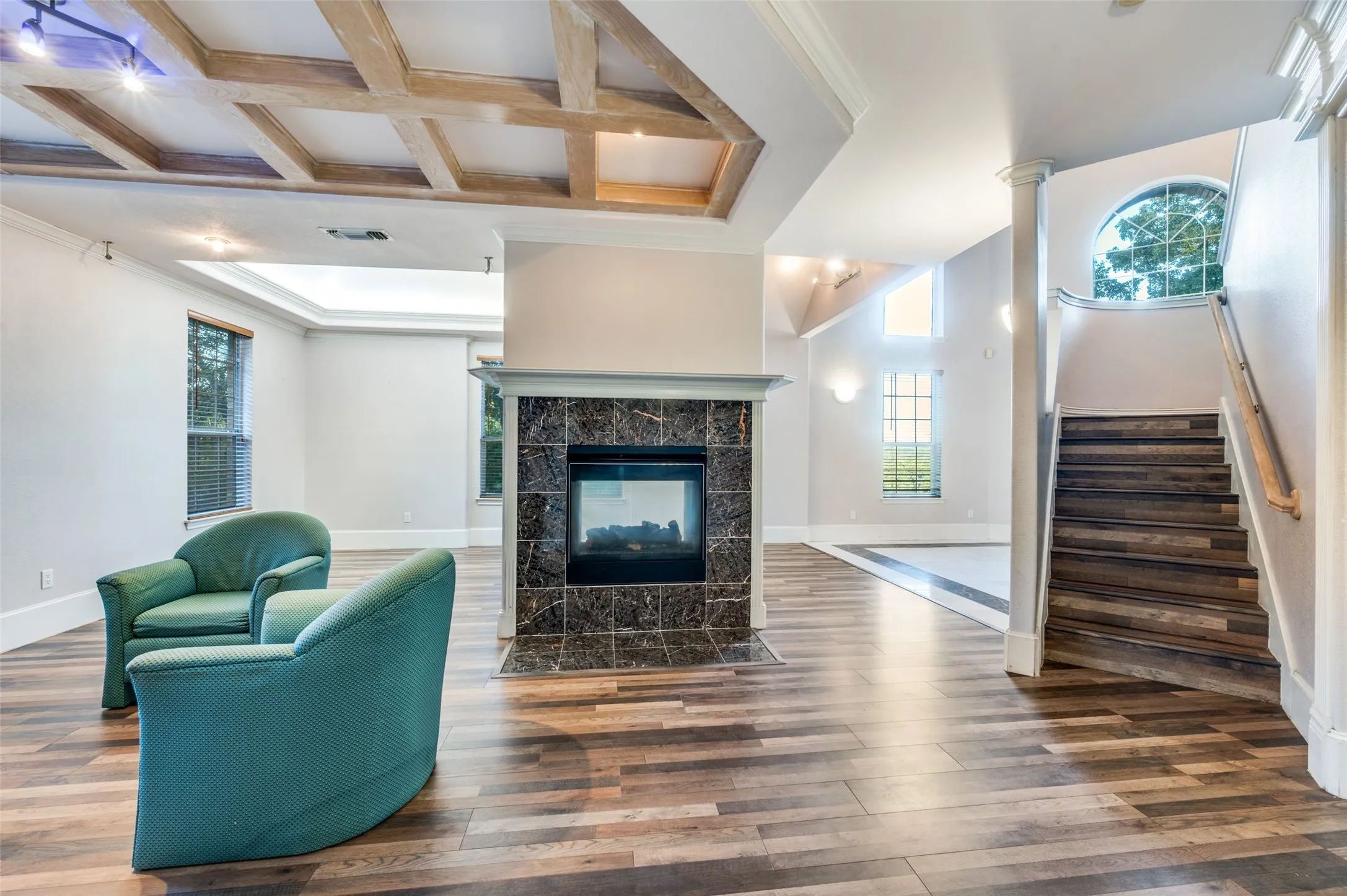 Can be used as a living space or dining with easy access to the kitchen.