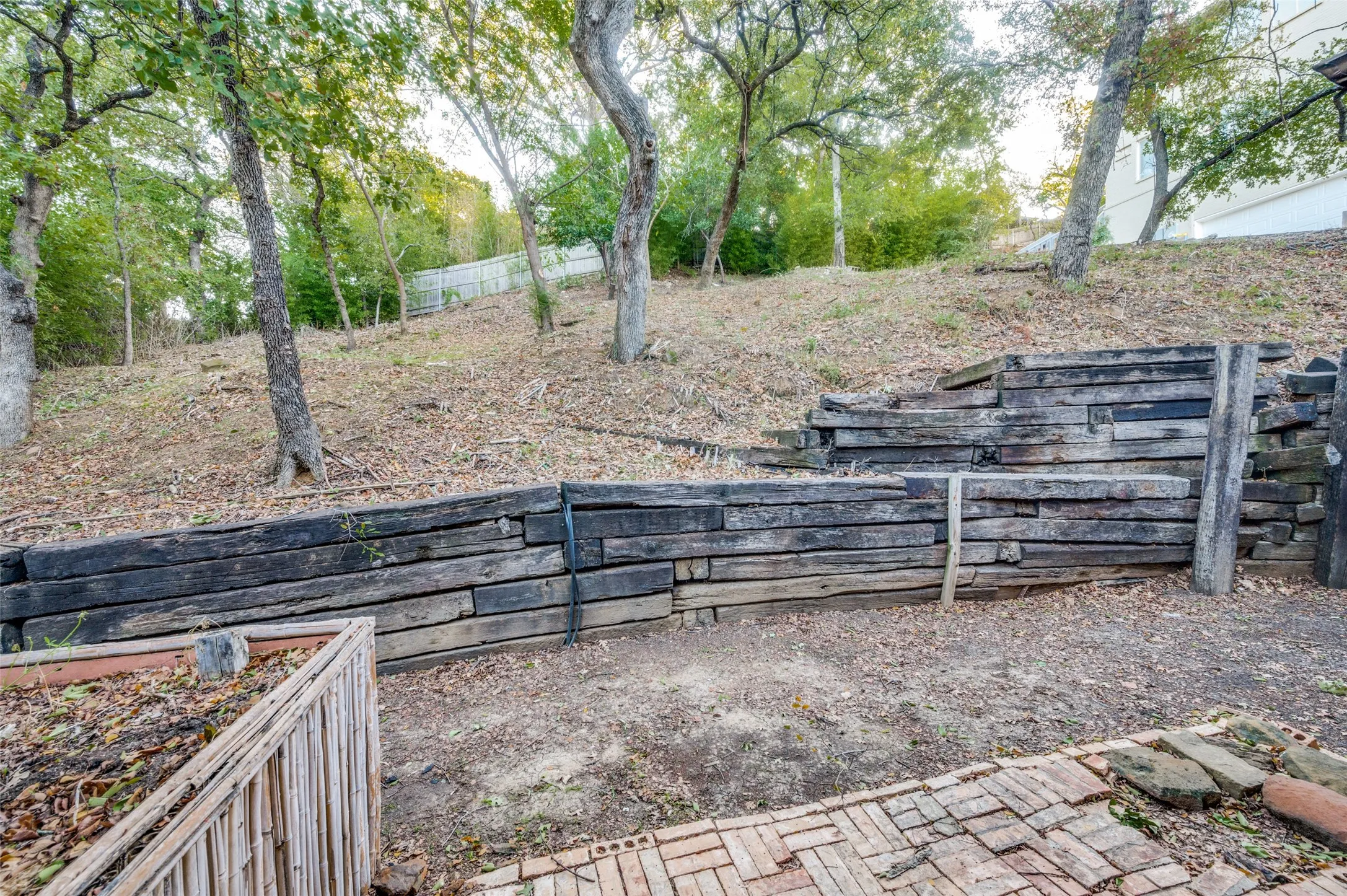 Oversized back yard!  Lot is .2883!!!!