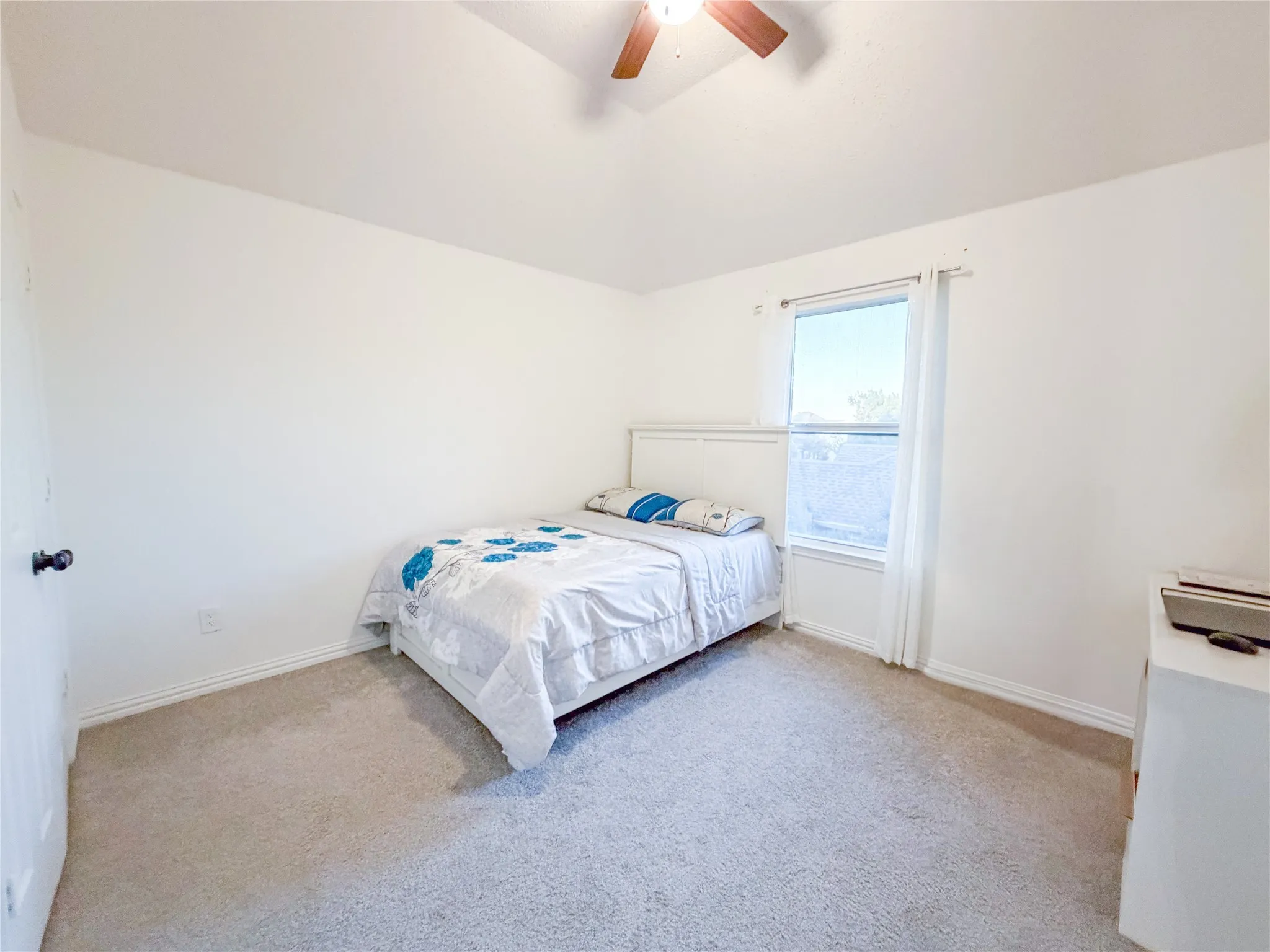Single Family Residence For Sale in Denton County , 1236 Whitehorse Drive, Lewisville, Texas 75077, 3 Bedroom, 3 Bathroom, 2 Garage spaces, 2,408 Sqft, built in 1995, mls#21106517, Real Estate Agent in Lewisville, Homes For Sale in Denton county, Homes For Sale in Lewisville, Realtor in Lewisville Texas, Real Estate Brokerage Independent Realty Texas, Luminita Cordes Realtor