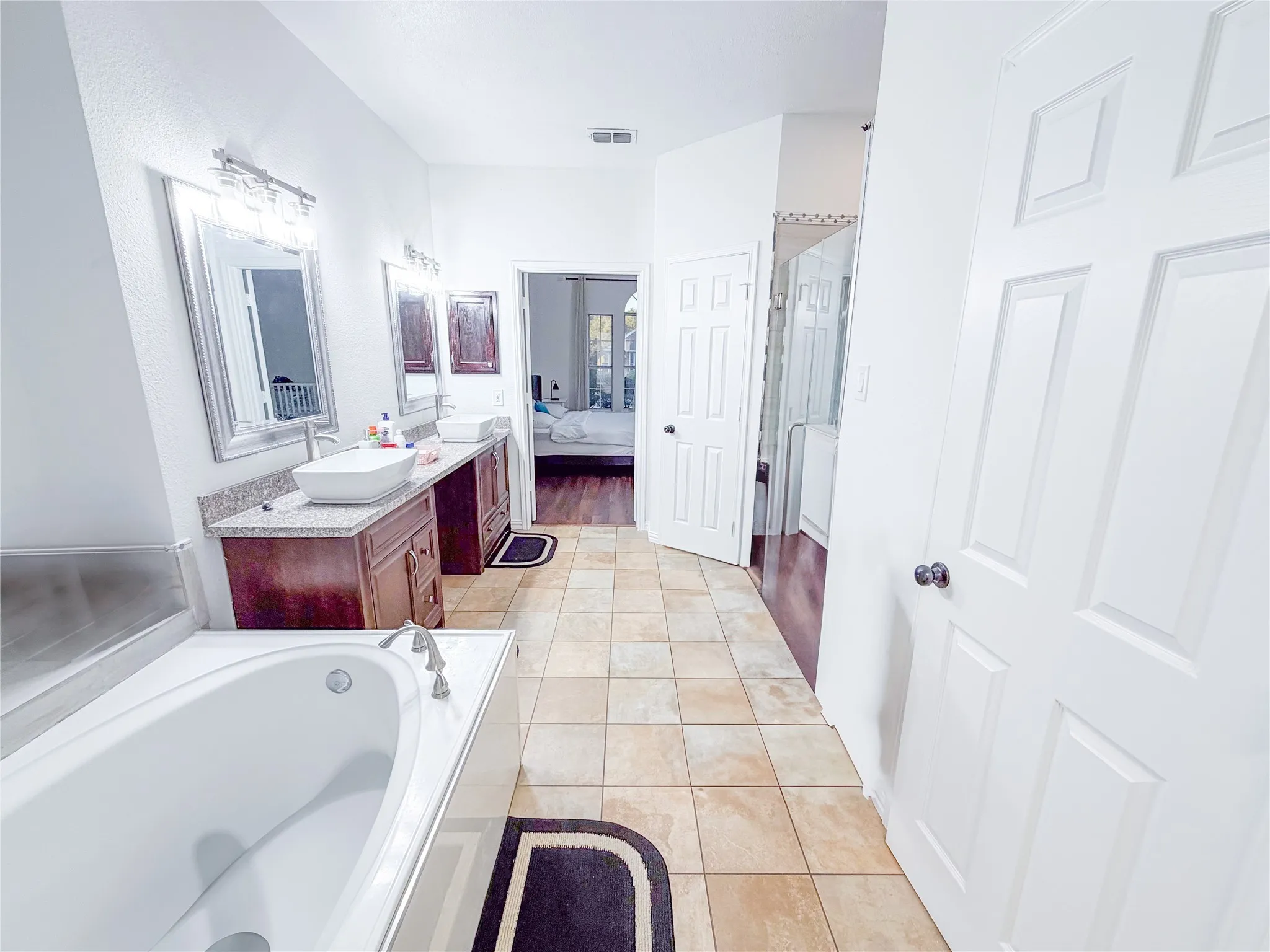 Single Family Residence For Sale in Denton County , 1236 Whitehorse Drive, Lewisville, Texas 75077, 3 Bedroom, 3 Bathroom, 2 Garage spaces, 2,408 Sqft, built in 1995, mls#21106517, Real Estate Agent in Lewisville, Homes For Sale in Denton county, Homes For Sale in Lewisville, Realtor in Lewisville Texas, Real Estate Brokerage Independent Realty Texas, Luminita Cordes Realtor