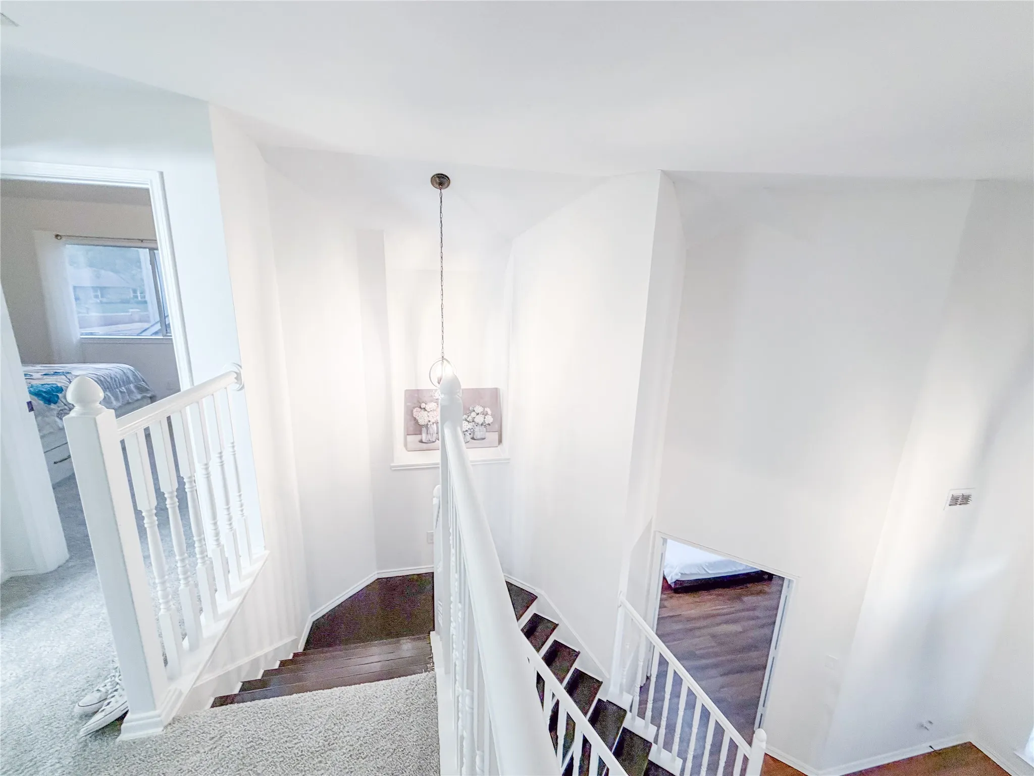 Single Family Residence For Sale in Denton County , 1236 Whitehorse Drive, Lewisville, Texas 75077, 3 Bedroom, 3 Bathroom, 2 Garage spaces, 2,408 Sqft, built in 1995, mls#21106517, Real Estate Agent in Lewisville, Homes For Sale in Denton county, Homes For Sale in Lewisville, Realtor in Lewisville Texas, Real Estate Brokerage Independent Realty Texas, Luminita Cordes Realtor