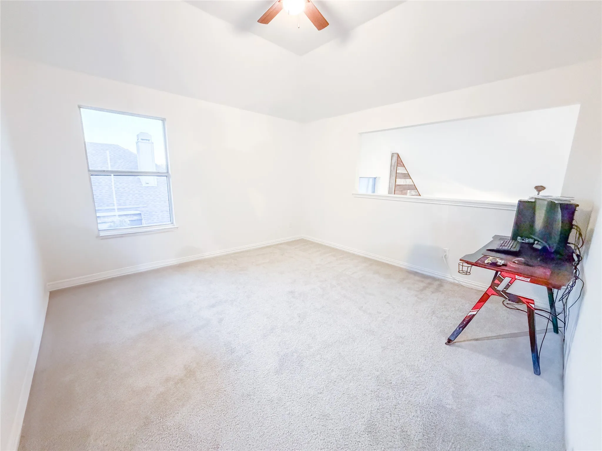Single Family Residence For Sale in Denton County , 1236 Whitehorse Drive, Lewisville, Texas 75077, 3 Bedroom, 3 Bathroom, 2 Garage spaces, 2,408 Sqft, built in 1995, mls#21106517, Real Estate Agent in Lewisville, Homes For Sale in Denton county, Homes For Sale in Lewisville, Realtor in Lewisville Texas, Real Estate Brokerage Independent Realty Texas, Luminita Cordes Realtor