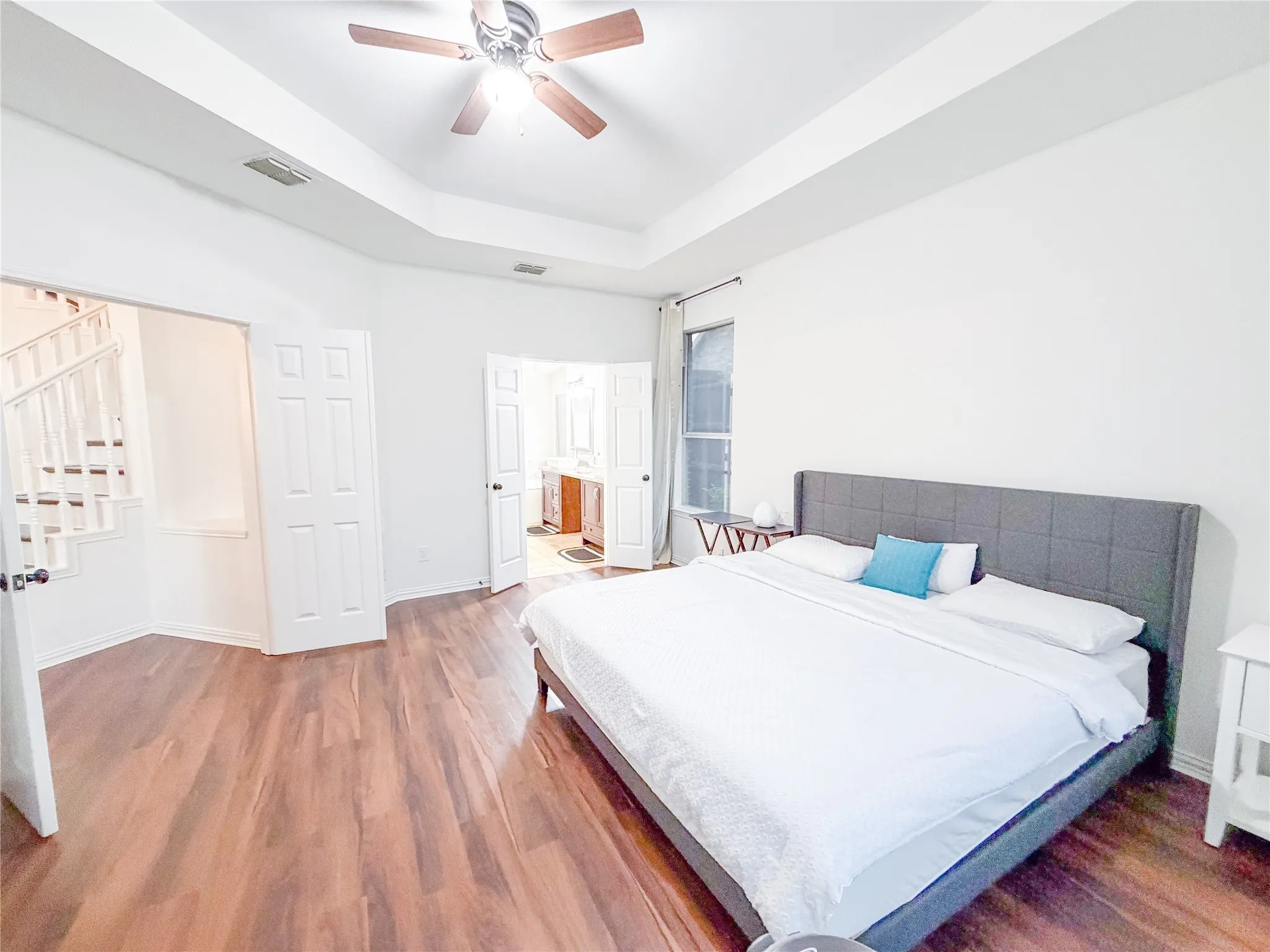 Single Family Residence For Sale in Denton County , 1236 Whitehorse Drive, Lewisville, Texas 75077, 3 Bedroom, 3 Bathroom, 2 Garage spaces, 2,408 Sqft, built in 1995, mls#21106517, Real Estate Agent in Lewisville, Homes For Sale in Denton county, Homes For Sale in Lewisville, Realtor in Lewisville Texas, Real Estate Brokerage Independent Realty Texas, Luminita Cordes Realtor