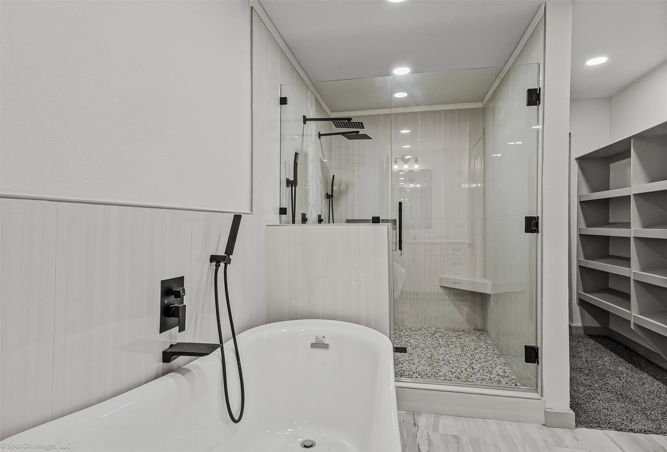 Single Family Residence For Sale in Dallas County , 1301 Pecan Valley Drive, Garland, Texas 75043, 4 Bedroom, 2 Bathroom, 2 Garage spaces, 2,426 Sqft, built in 1972, Preowned, mls#21106612, Real Estate Agent in Garland, Homes For Sale in Dallas county, Homes For Sale in Garland, Realtor in Garland Texas, Real Estate Brokerage Independent Realty Texas, Luminita Cordes Realtor