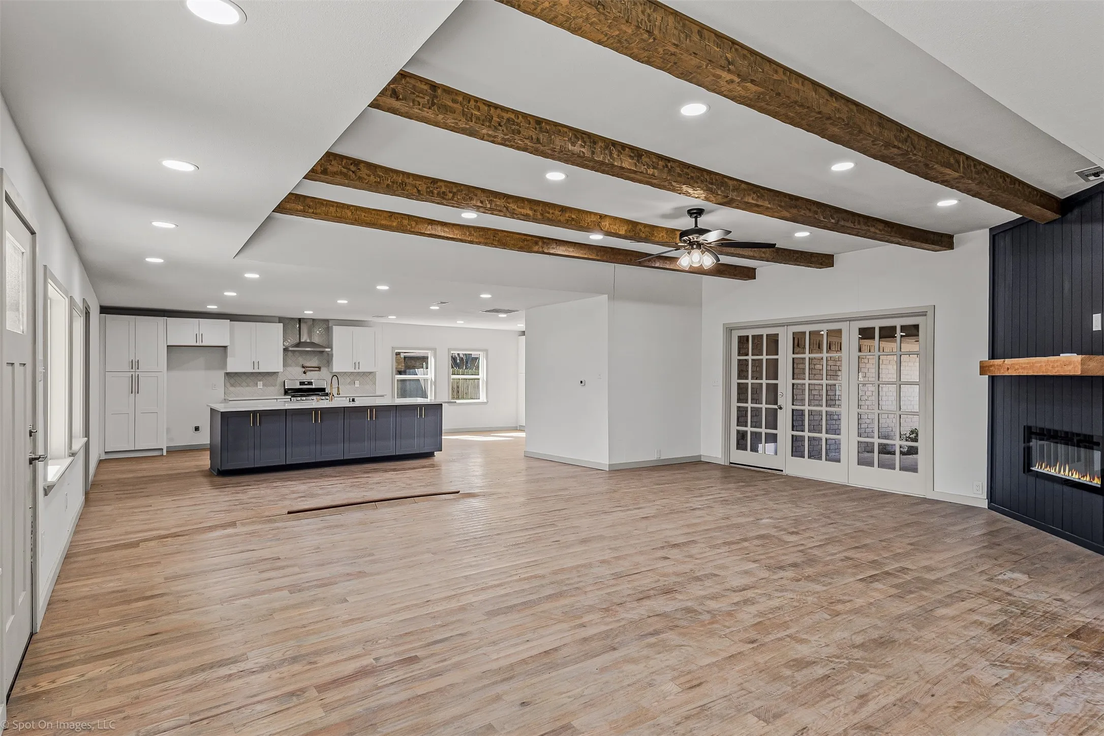 Single Family Residence For Sale in Dallas County , 1301 Pecan Valley Drive, Garland, Texas 75043, 4 Bedroom, 2 Bathroom, 2 Garage spaces, 2,426 Sqft, built in 1972, Preowned, mls#21106612, Real Estate Agent in Garland, Homes For Sale in Dallas county, Homes For Sale in Garland, Realtor in Garland Texas, Real Estate Brokerage Independent Realty Texas, Luminita Cordes Realtor