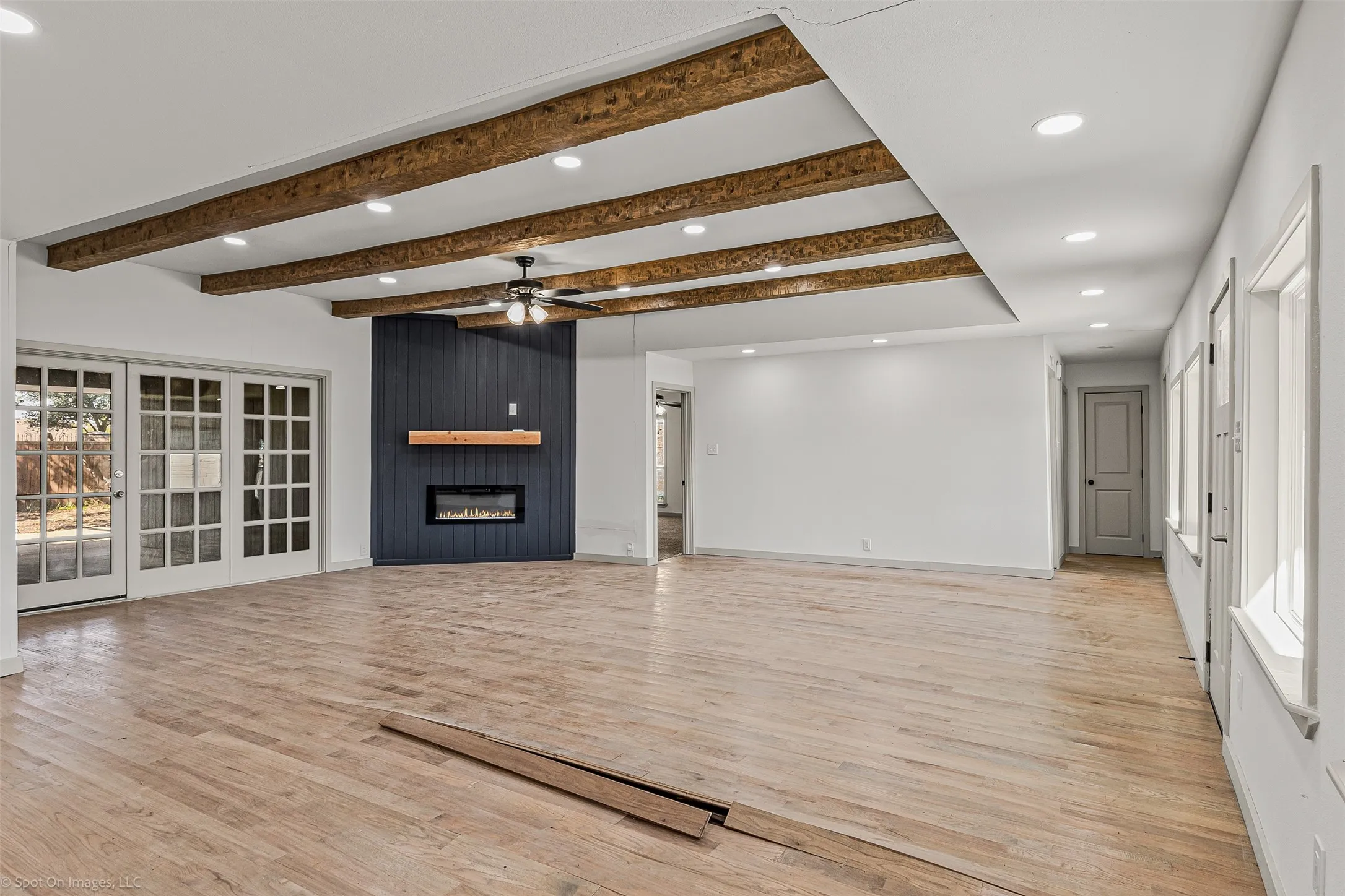 Single Family Residence For Sale in Dallas County , 1301 Pecan Valley Drive, Garland, Texas 75043, 4 Bedroom, 2 Bathroom, 2 Garage spaces, 2,426 Sqft, built in 1972, Preowned, mls#21106612, Real Estate Agent in Garland, Homes For Sale in Dallas county, Homes For Sale in Garland, Realtor in Garland Texas, Real Estate Brokerage Independent Realty Texas, Luminita Cordes Realtor