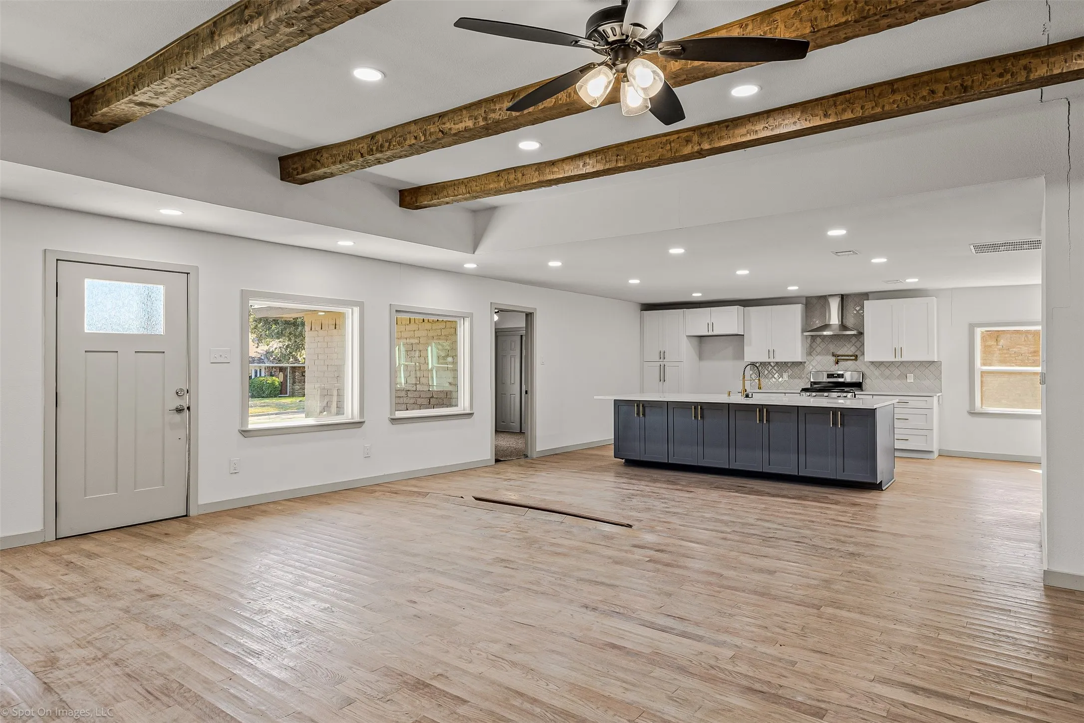 Single Family Residence For Sale in Dallas County , 1301 Pecan Valley Drive, Garland, Texas 75043, 4 Bedroom, 2 Bathroom, 2 Garage spaces, 2,426 Sqft, built in 1972, Preowned, mls#21106612, Real Estate Agent in Garland, Homes For Sale in Dallas county, Homes For Sale in Garland, Realtor in Garland Texas, Real Estate Brokerage Independent Realty Texas, Luminita Cordes Realtor