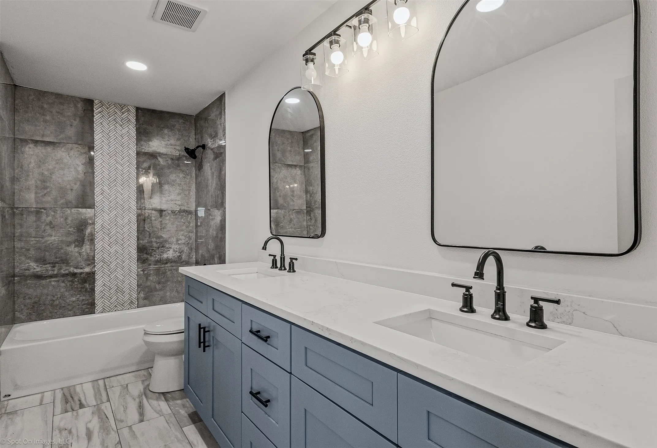 Single Family Residence For Sale in Dallas County , 1301 Pecan Valley Drive, Garland, Texas 75043, 4 Bedroom, 2 Bathroom, 2 Garage spaces, 2,426 Sqft, built in 1972, Preowned, mls#21106612, Real Estate Agent in Garland, Homes For Sale in Dallas county, Homes For Sale in Garland, Realtor in Garland Texas, Real Estate Brokerage Independent Realty Texas, Luminita Cordes Realtor