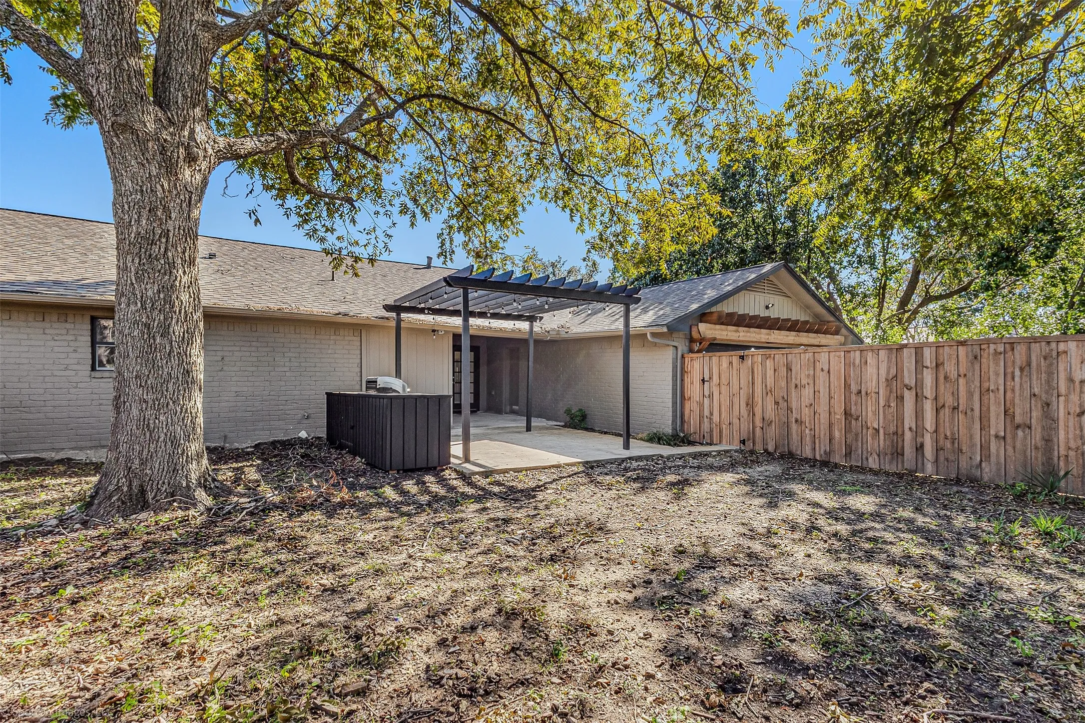 Single Family Residence For Sale in Dallas County , 1301 Pecan Valley Drive, Garland, Texas 75043, 4 Bedroom, 2 Bathroom, 2 Garage spaces, 2,426 Sqft, built in 1972, Preowned, mls#21106612, Real Estate Agent in Garland, Homes For Sale in Dallas county, Homes For Sale in Garland, Realtor in Garland Texas, Real Estate Brokerage Independent Realty Texas, Luminita Cordes Realtor