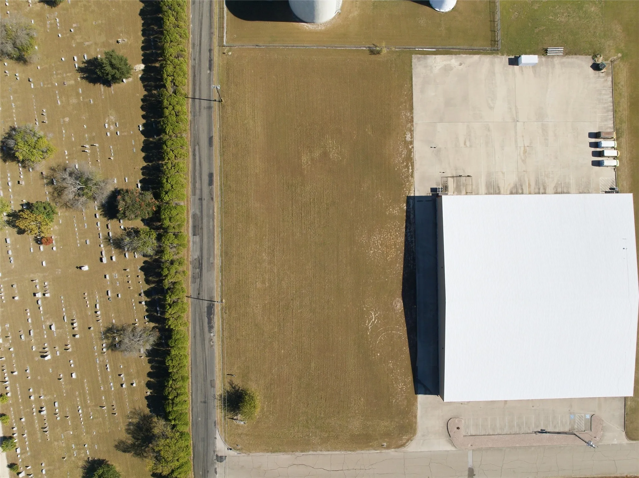Aerial view of property and surrounding area