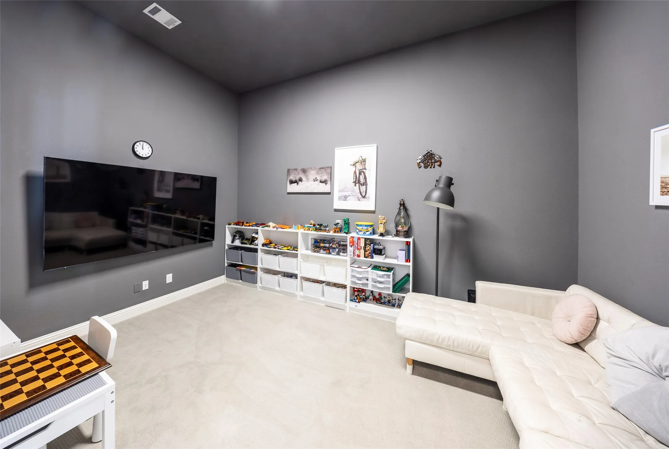 Single Family Residence For Sale in Collin County , 1650 Oakcrest Drive, Prosper, Texas 75078, 4 Bedroom, 5 Bathroom, 3 Garage spaces, 2,974 Sqft, built in 2019, Preowned, mls#21106731, Real Estate Agent in Prosper, Homes For Sale in Collin county, Homes For Sale in Prosper, Realtor in Prosper Texas, Real Estate Brokerage Independent Realty Texas, Luminita Cordes Realtor