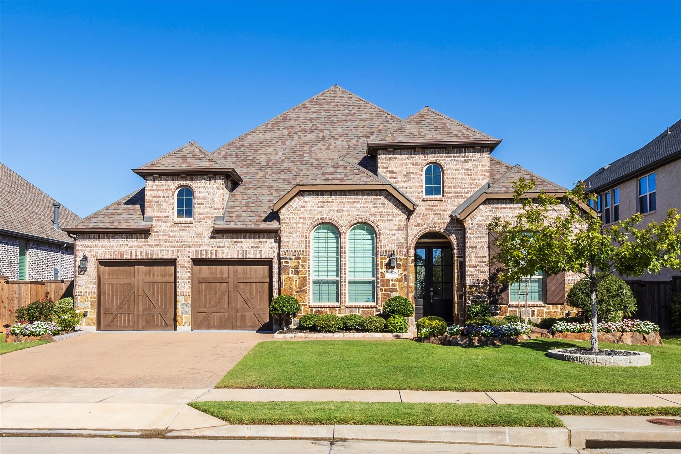 Single Family Residence For Sale in Collin County , 1650 Oakcrest Drive, Prosper, Texas 75078, 4 Bedroom, 5 Bathroom, 3 Garage spaces, 2,974 Sqft, built in 2019, Preowned, mls#21106731, Real Estate Agent in Prosper, Homes For Sale in Collin county, Homes For Sale in Prosper, Realtor in Prosper Texas, Real Estate Brokerage Independent Realty Texas, Luminita Cordes Realtor