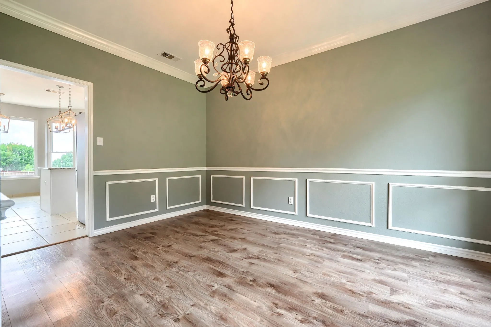Single Family Residence For Sale in Dallas County , 2309 York Court, Carrollton, Texas 75006, 4 Bedroom, 3 Bathroom, 2 Garage spaces, 2,507 Sqft, built in 1993, Preowned, mls#21105478, Real Estate Agent in Carrollton, Homes For Sale in Dallas county, Homes For Sale in Carrollton, Realtor in Carrollton Texas, Real Estate Brokerage Independent Realty Texas, Luminita Cordes Realtor