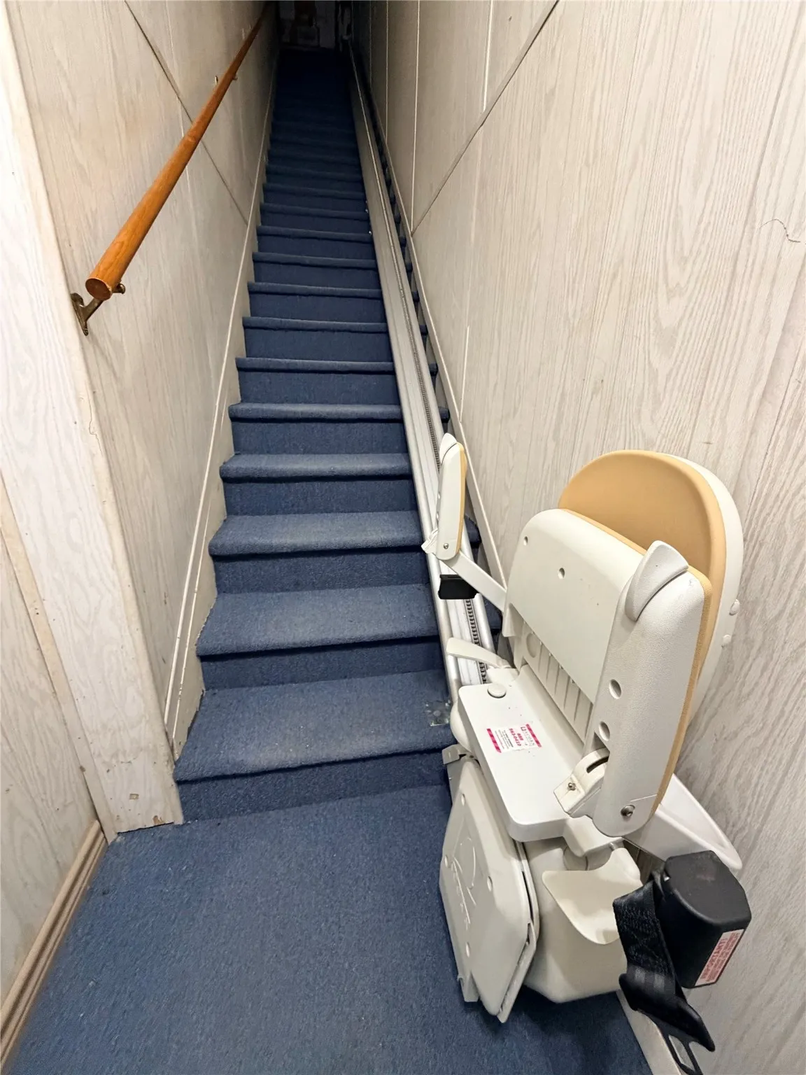 Stairs with lift