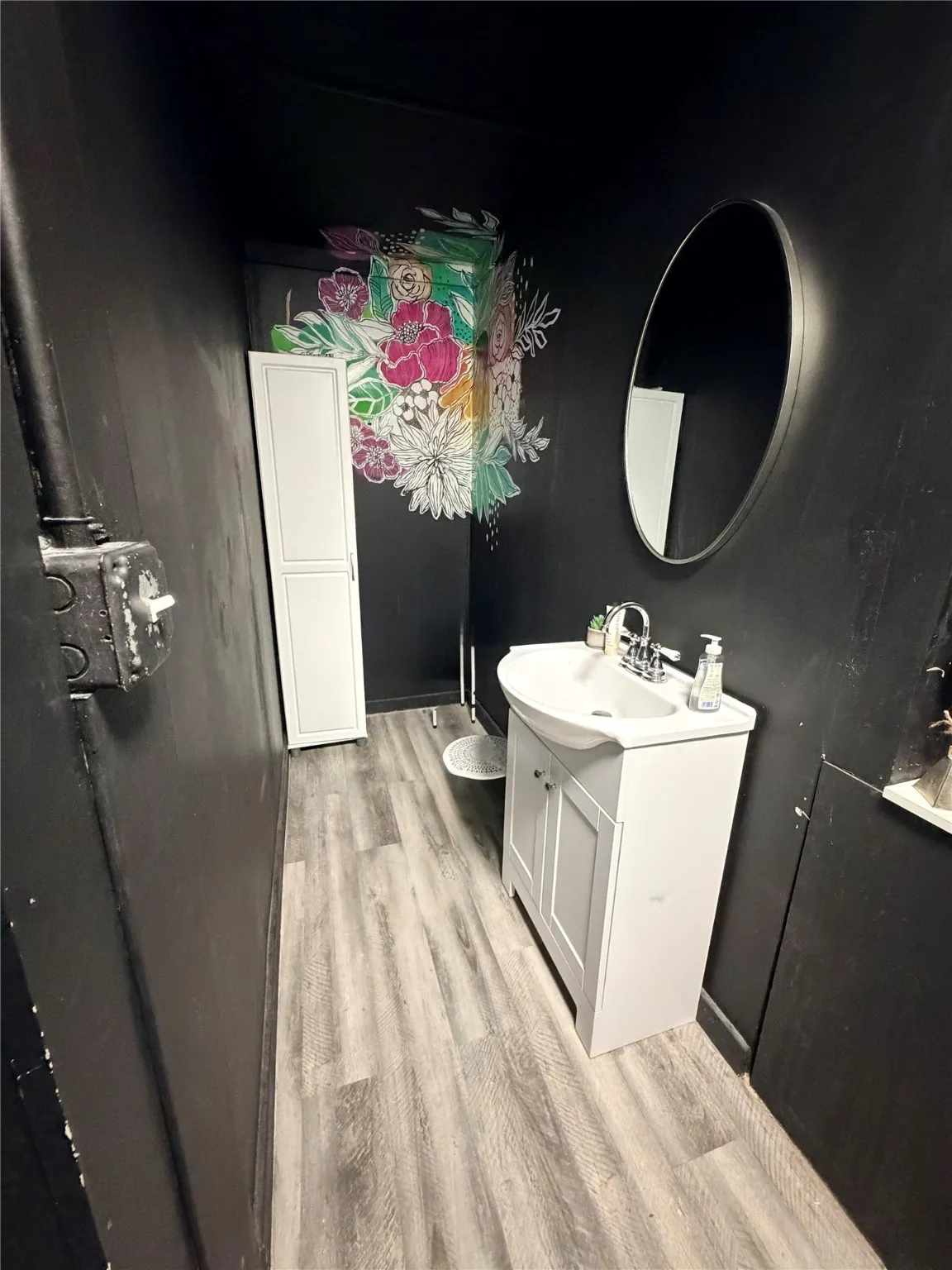 Half bath f