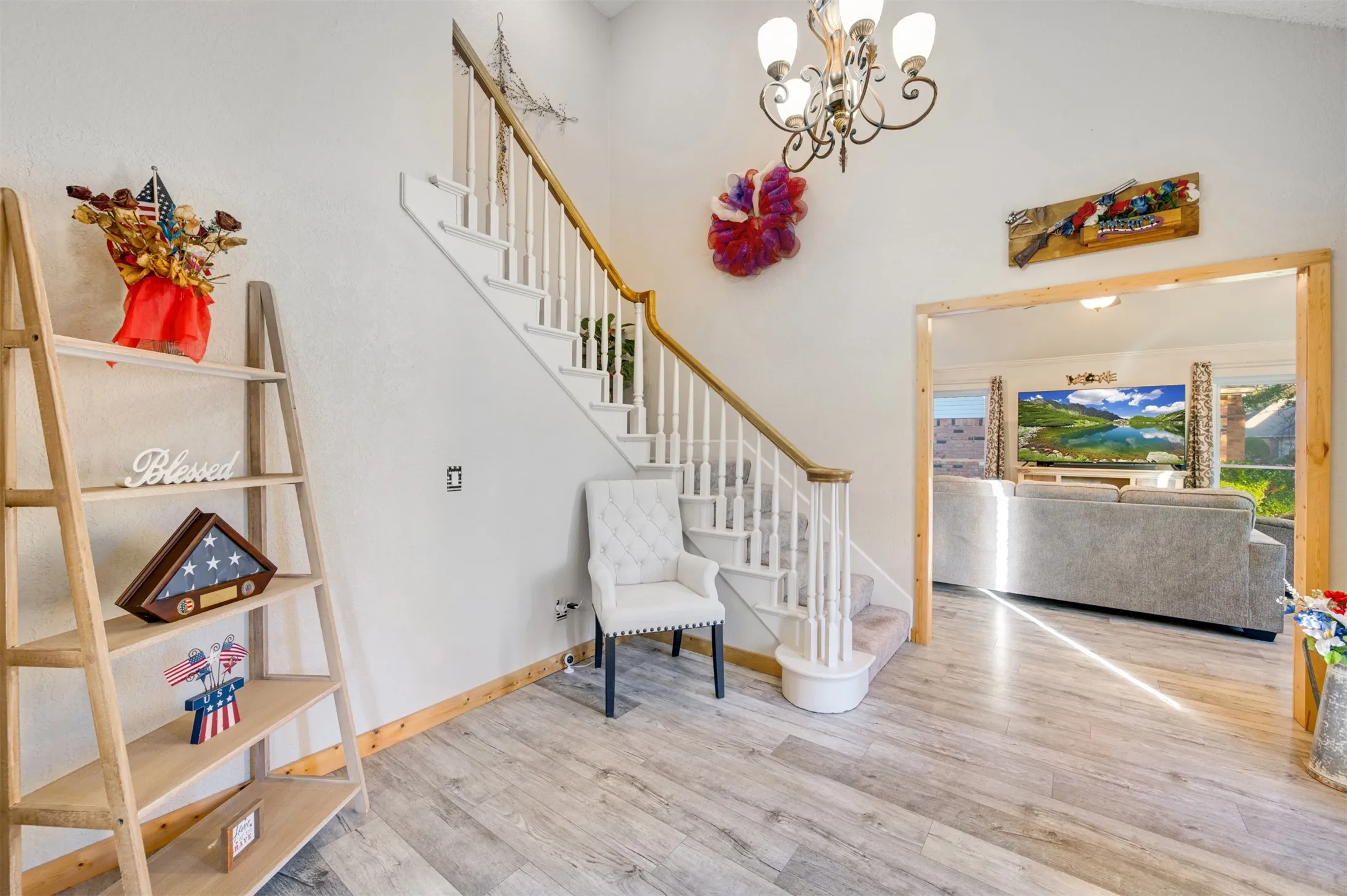 Large foyer that leads to dining and living room