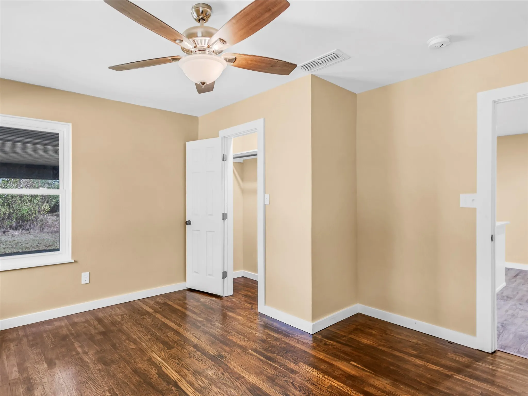 Single Family Residence For Sale in Upshur County , 9086 FM 49, Gilmer, Texas 75644, 3 Bedroom, 2 Bathroom, 1 Garage spaces, 2,200 Sqft, built in 1957, mls#21107200, Real Estate Agent in Gilmer, Homes For Sale in Upshur county, Homes For Sale in Gilmer, Realtor in Gilmer Texas, Real Estate Brokerage Independent Realty Texas, Luminita Cordes Realtor
