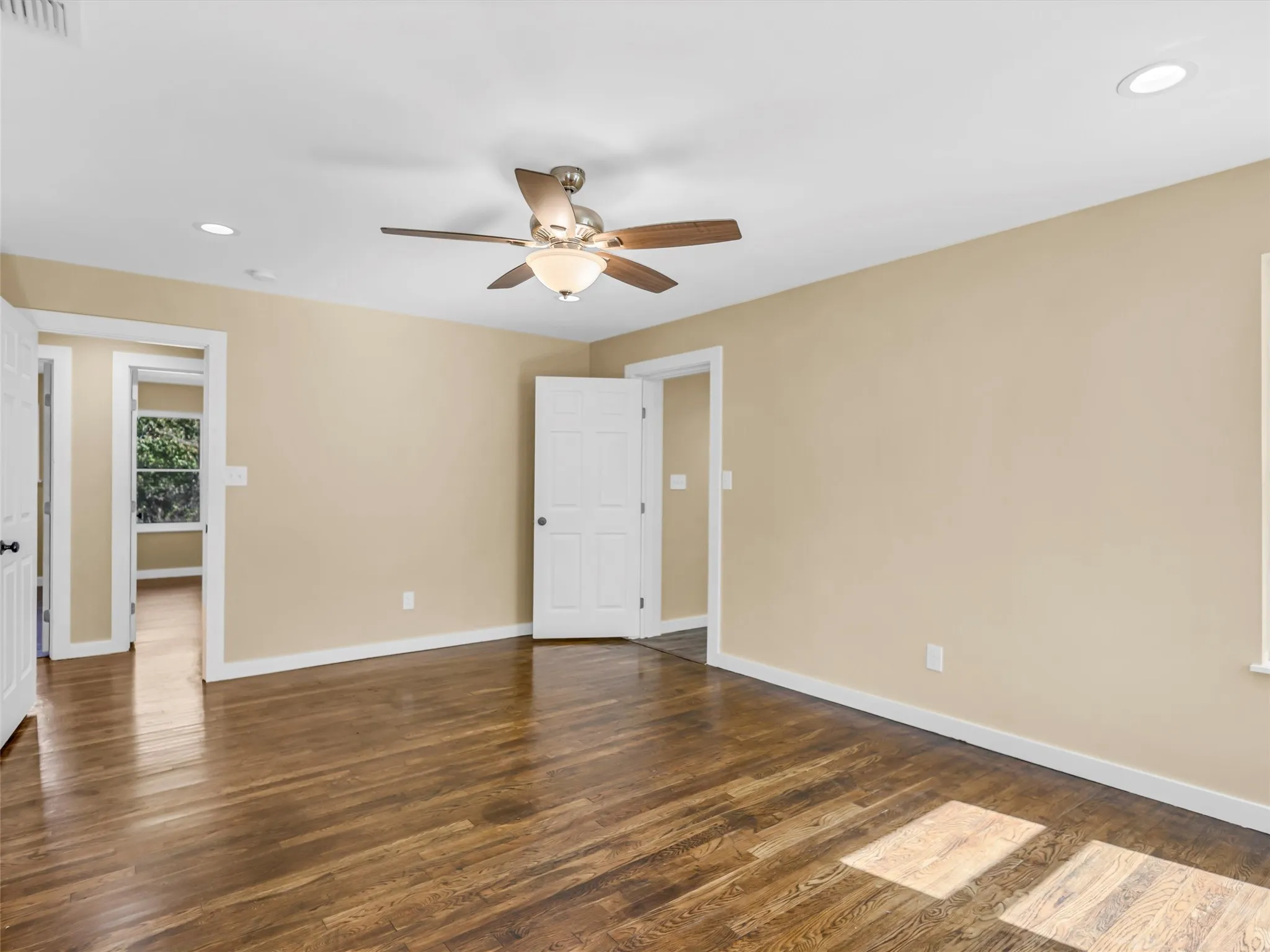 Single Family Residence For Sale in Upshur County , 9086 FM 49, Gilmer, Texas 75644, 3 Bedroom, 2 Bathroom, 1 Garage spaces, 2,200 Sqft, built in 1957, mls#21107200, Real Estate Agent in Gilmer, Homes For Sale in Upshur county, Homes For Sale in Gilmer, Realtor in Gilmer Texas, Real Estate Brokerage Independent Realty Texas, Luminita Cordes Realtor