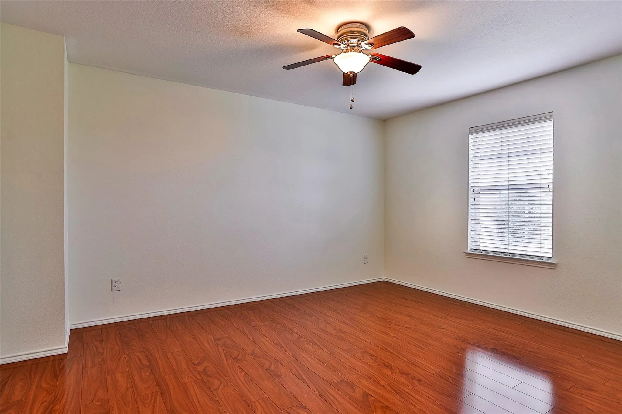 Single Family Residence For Rent in Denton County , 15529 Landing Creek Lane, Fort Worth, Texas 76262, 4 Bedroom, 4 Bathroom, 2 Garage spaces, 3,278 Sqft, built in 2007, mls#21107378, Real Estate Agent in Fort Worth, Homes For Rent in Denton county, Homes For Rent in Fort Worth, Realtor in Fort Worth Texas, Real Estate Brokerage Independent Realty Texas, Luminita Cordes Realtor