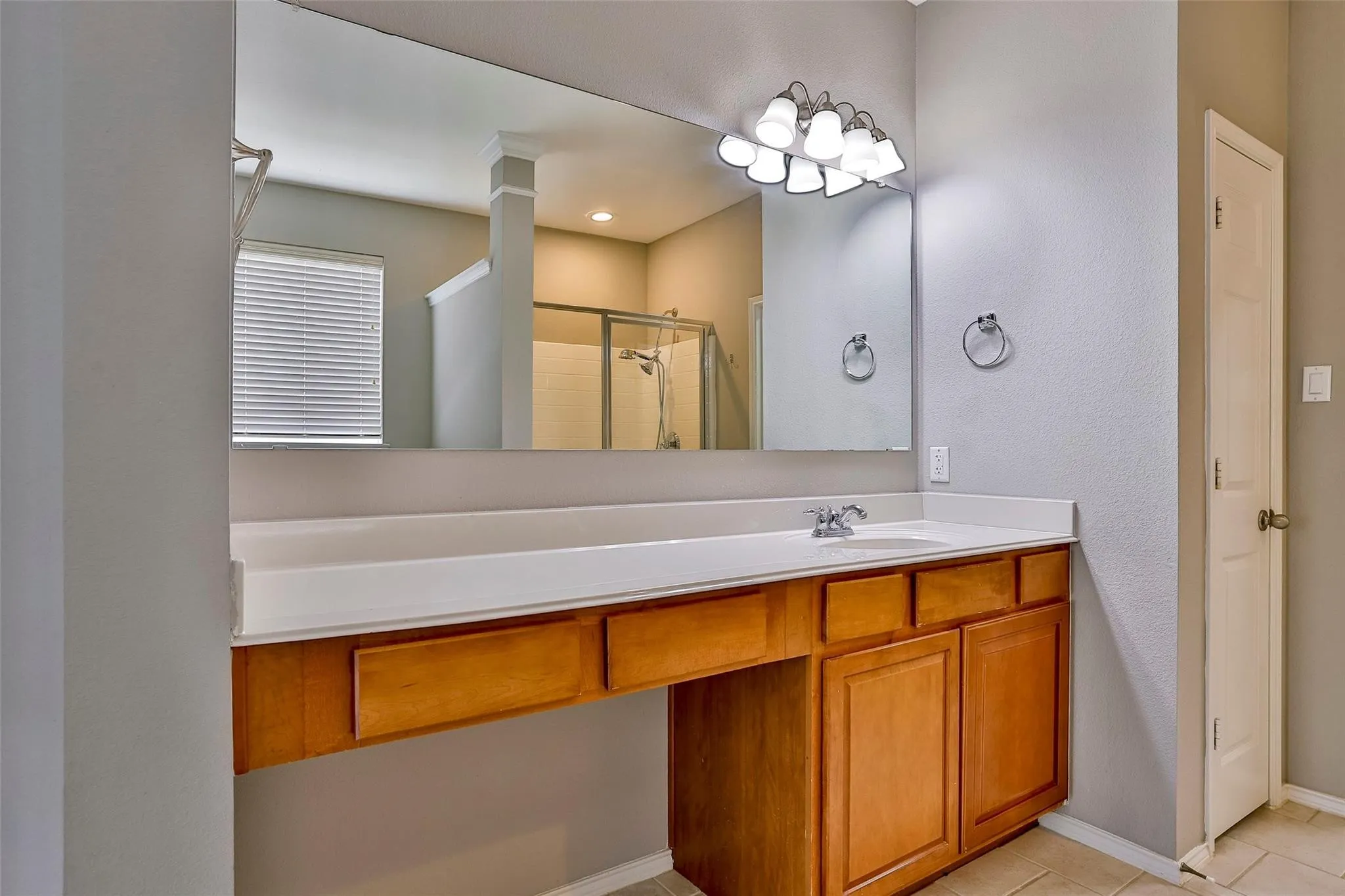 Single Family Residence For Rent in Denton County , 15529 Landing Creek Lane, Fort Worth, Texas 76262, 4 Bedroom, 4 Bathroom, 2 Garage spaces, 3,278 Sqft, built in 2007, mls#21107378, Real Estate Agent in Fort Worth, Homes For Rent in Denton county, Homes For Rent in Fort Worth, Realtor in Fort Worth Texas, Real Estate Brokerage Independent Realty Texas, Luminita Cordes Realtor