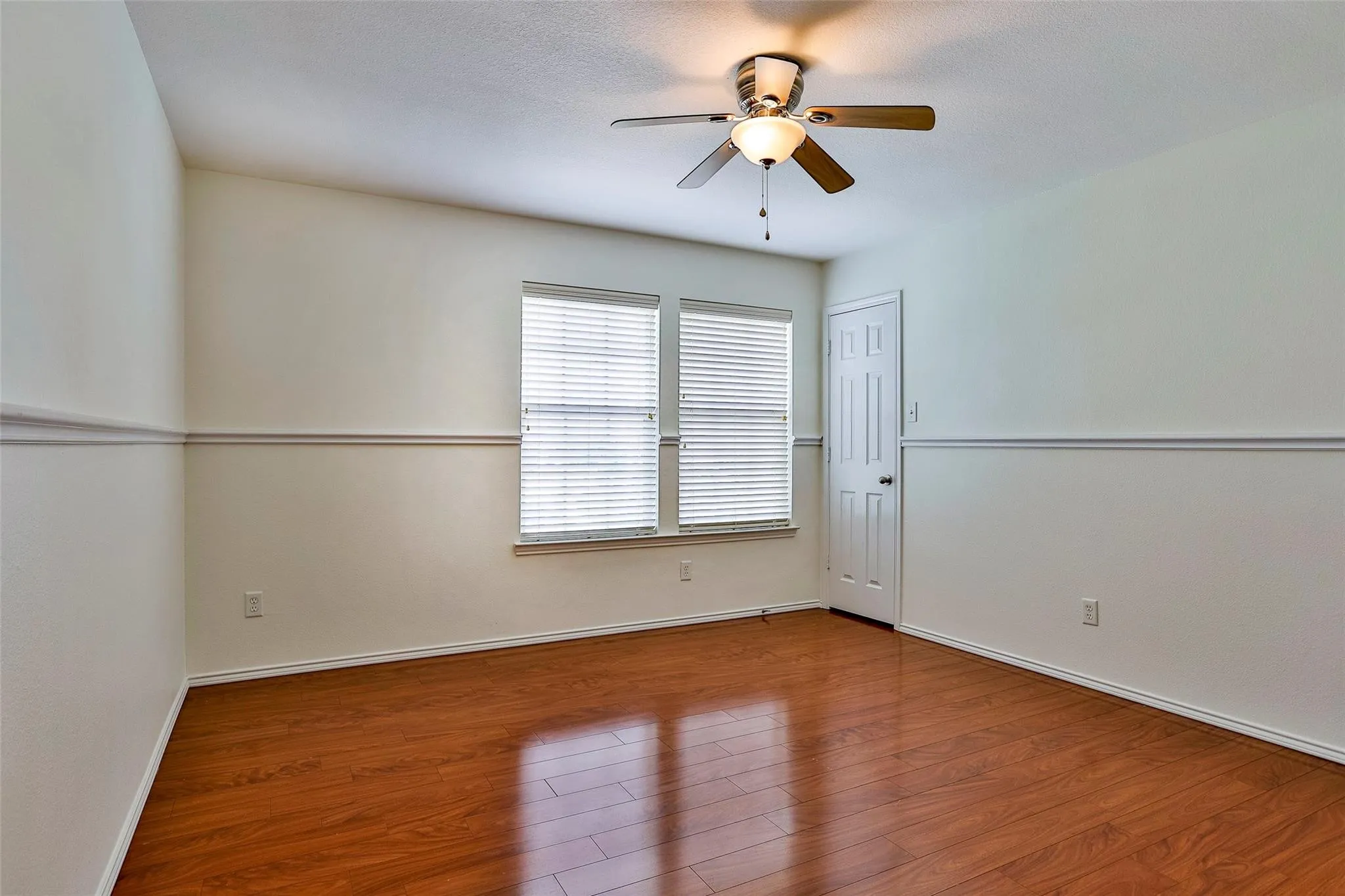 Single Family Residence For Rent in Denton County , 15529 Landing Creek Lane, Fort Worth, Texas 76262, 4 Bedroom, 4 Bathroom, 2 Garage spaces, 3,278 Sqft, built in 2007, mls#21107378, Real Estate Agent in Fort Worth, Homes For Rent in Denton county, Homes For Rent in Fort Worth, Realtor in Fort Worth Texas, Real Estate Brokerage Independent Realty Texas, Luminita Cordes Realtor