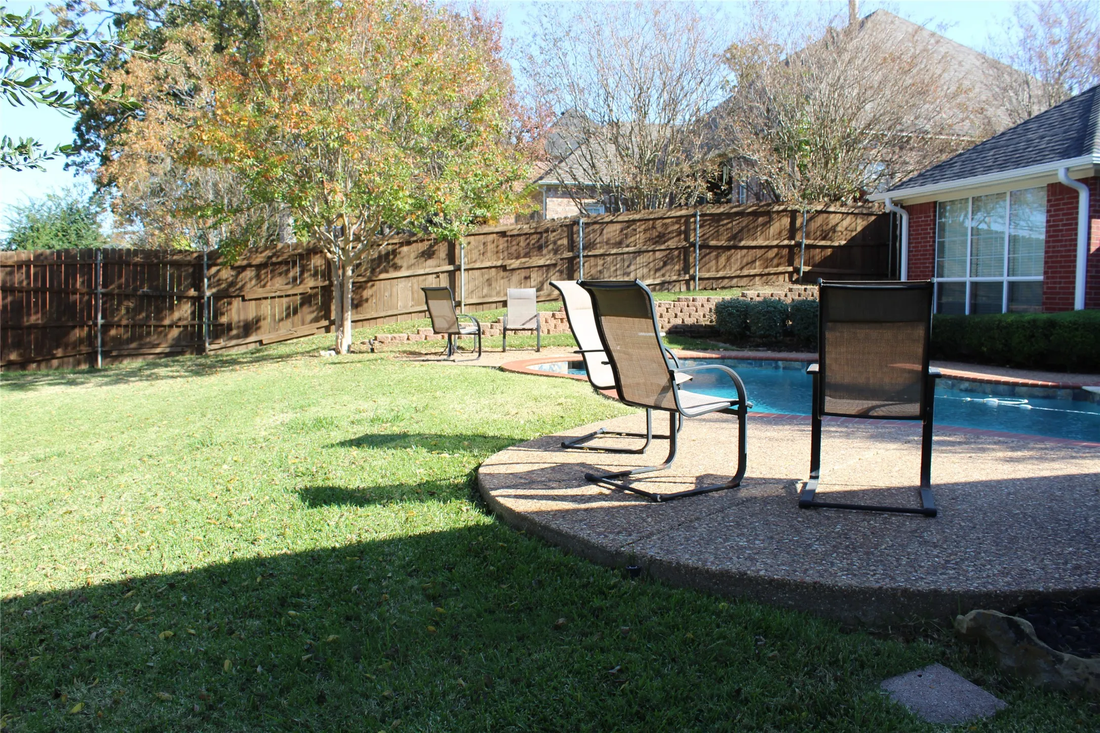 Single Family Residence For Sale in Grayson County , 2131 Deer Run, Denison, Texas 75020, 3 Bedrooms, 2 Bathrooms, 3 Garage spaces, 2,779 Sqft, built in 2000, Price $445,900, mls#21107440, Real Estate Agent in Denison, Homes For Sale in Grayson county, Homes For Sale in Denison, Realtor in Denison Texas, Real Estate Brokerage Independent Realty Texas, Luminita Cordes Realtor