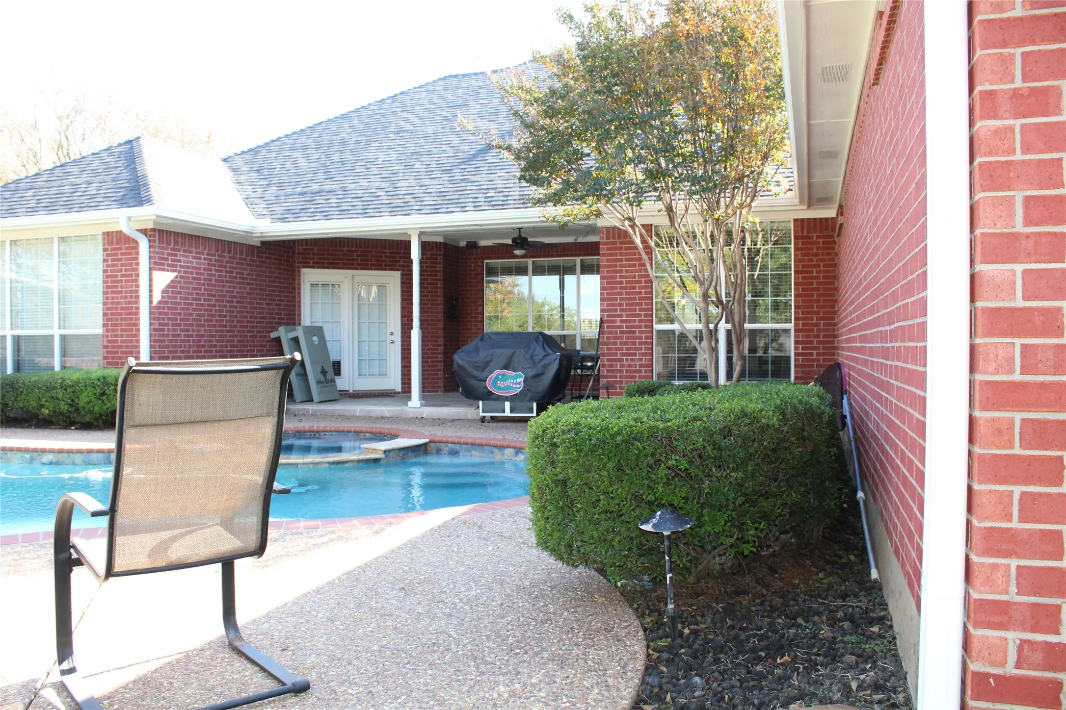 Single Family Residence For Sale in Grayson County , 2131 Deer Run, Denison, Texas 75020, 3 Bedrooms, 2 Bathrooms, 3 Garage spaces, 2,779 Sqft, built in 2000, Price $445,900, mls#21107440, Real Estate Agent in Denison, Homes For Sale in Grayson county, Homes For Sale in Denison, Realtor in Denison Texas, Real Estate Brokerage Independent Realty Texas, Luminita Cordes Realtor