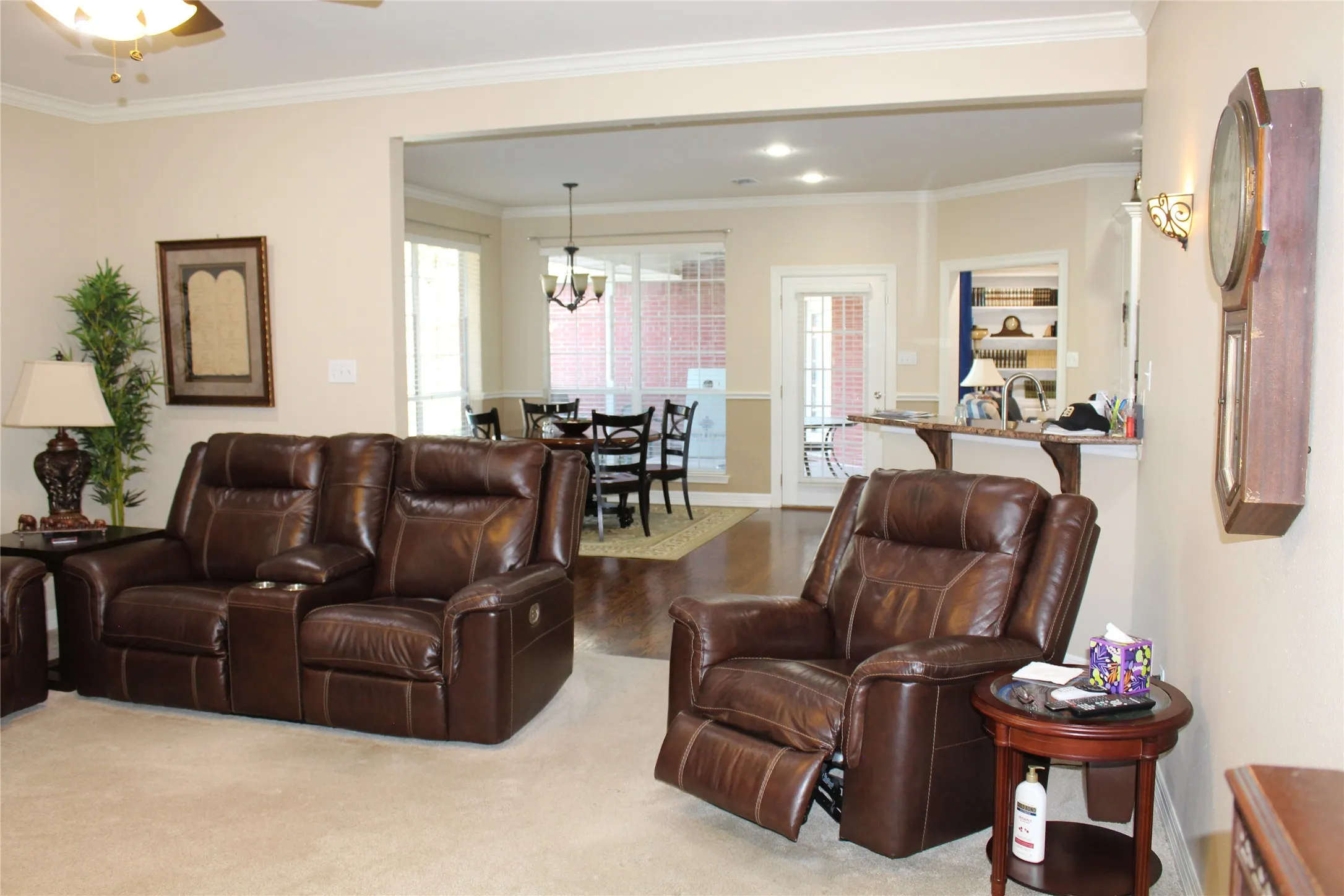Single Family Residence For Sale in Grayson County , 2131 Deer Run, Denison, Texas 75020, 3 Bedrooms, 2 Bathrooms, 3 Garage spaces, 2,779 Sqft, built in 2000, Price $445,900, mls#21107440, Real Estate Agent in Denison, Homes For Sale in Grayson county, Homes For Sale in Denison, Realtor in Denison Texas, Real Estate Brokerage Independent Realty Texas, Luminita Cordes Realtor