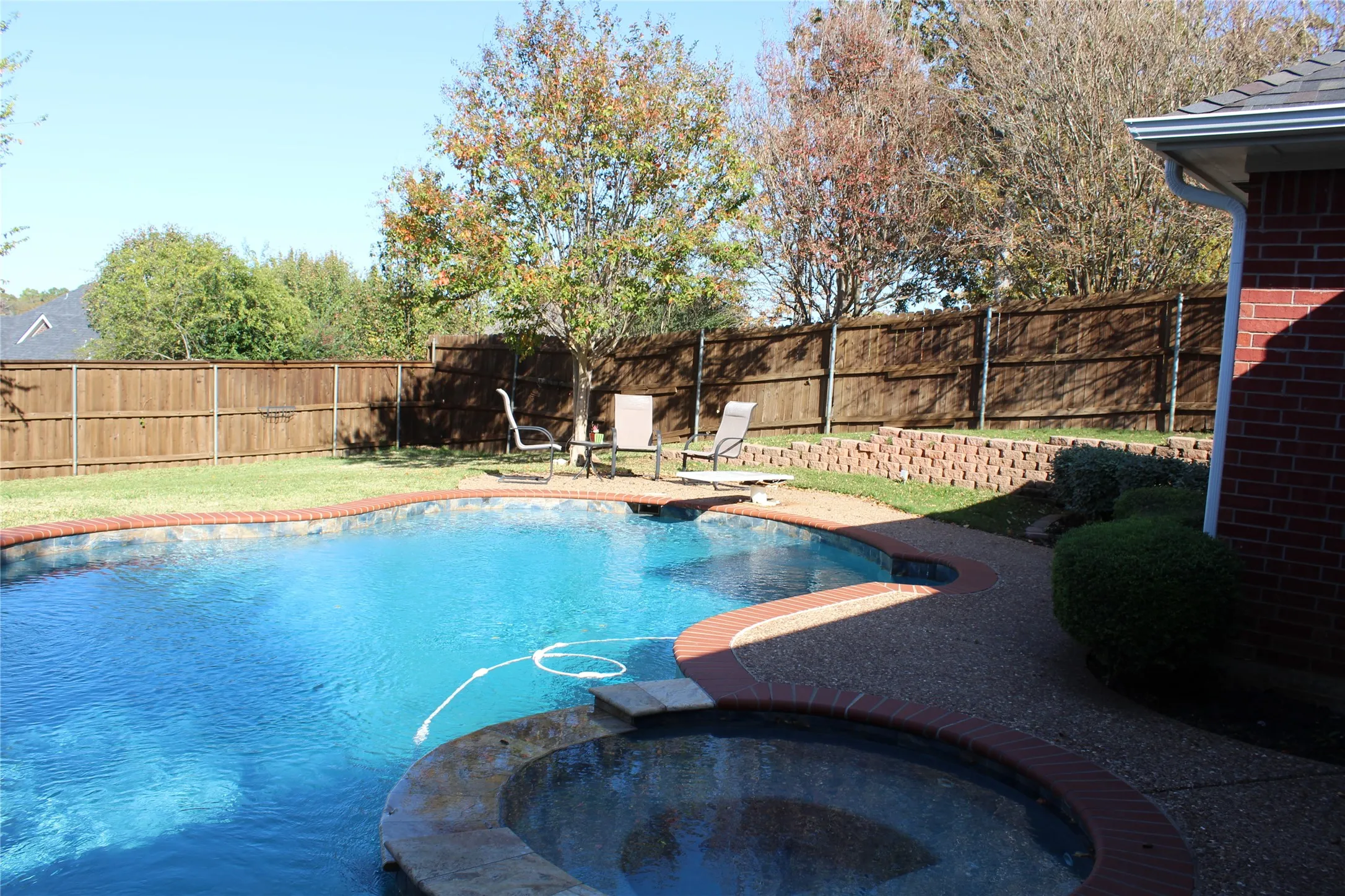 Single Family Residence For Sale in Grayson County , 2131 Deer Run, Denison, Texas 75020, 3 Bedrooms, 2 Bathrooms, 3 Garage spaces, 2,779 Sqft, built in 2000, Price $445,900, mls#21107440, Real Estate Agent in Denison, Homes For Sale in Grayson county, Homes For Sale in Denison, Realtor in Denison Texas, Real Estate Brokerage Independent Realty Texas, Luminita Cordes Realtor