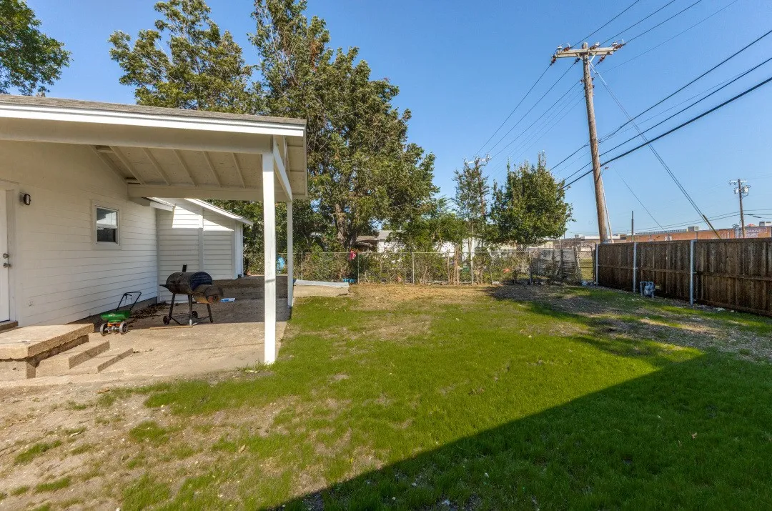 Single Family Residence For Sale in Dallas County , 1410 Prichard Lane, Dallas, Texas 75217, 3 Bedrooms, 2 Bathrooms, Garage spaces, 1,008 Sqft, built in 1951, Preowned, Price $224,890, mls#21083253, Real Estate Agent in Dallas, Homes For Sale in Dallas county, Homes For Sale in Dallas, Realtor in Dallas Texas, Real Estate Brokerage Independent Realty Texas, Luminita Cordes Realtor