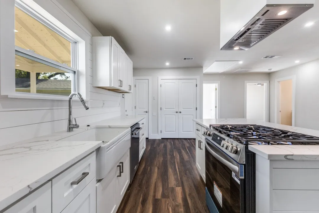 Single Family Residence For Sale in Dallas County , 1410 Prichard Lane, Dallas, Texas 75217, 3 Bedrooms, 2 Bathrooms, Garage spaces, 1,008 Sqft, built in 1951, Preowned, Price $224,890, mls#21083253, Real Estate Agent in Dallas, Homes For Sale in Dallas county, Homes For Sale in Dallas, Realtor in Dallas Texas, Real Estate Brokerage Independent Realty Texas, Luminita Cordes Realtor